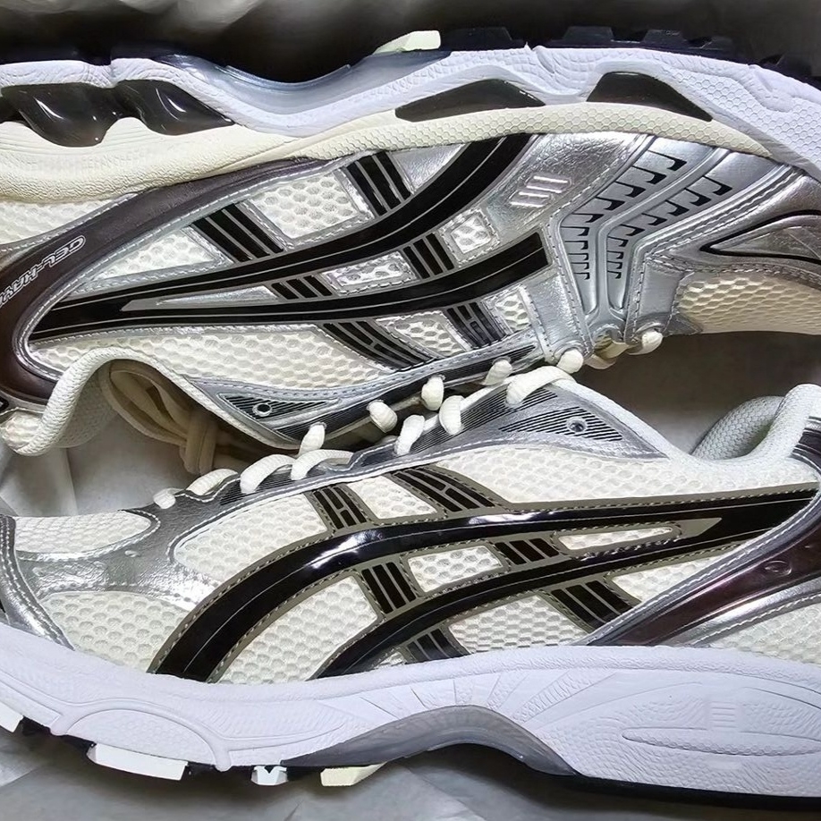 Asics Gel-Kayano 14 Cream Black 착용 스타일