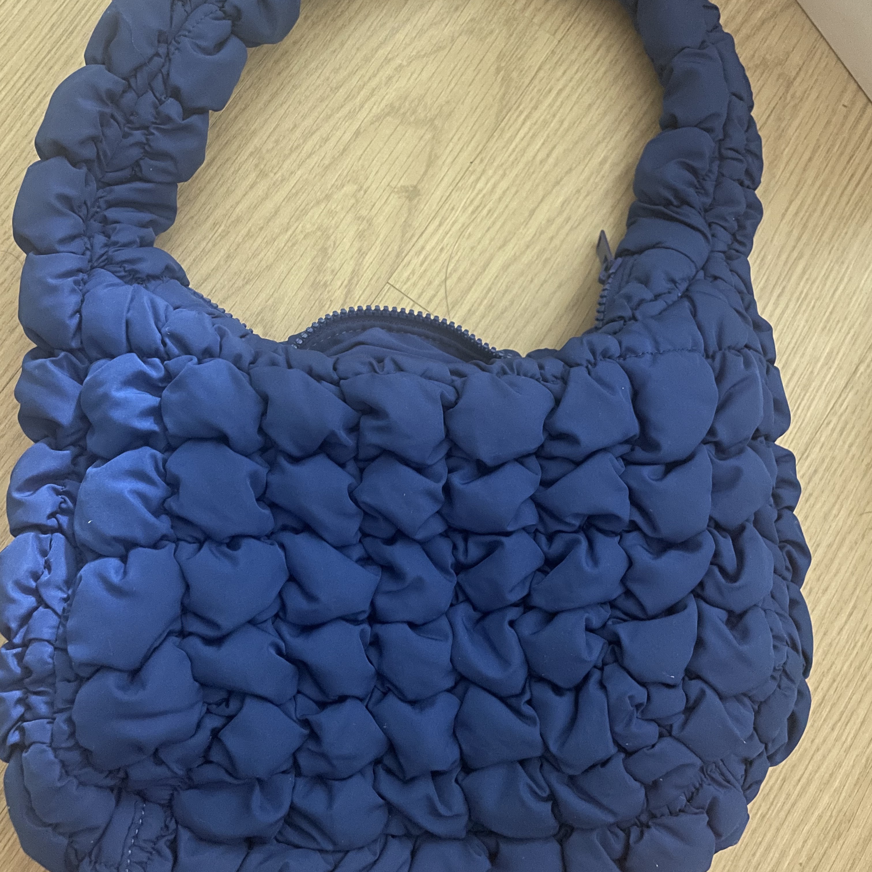 COS Quilted Mini Bag Blue 착용 스타일