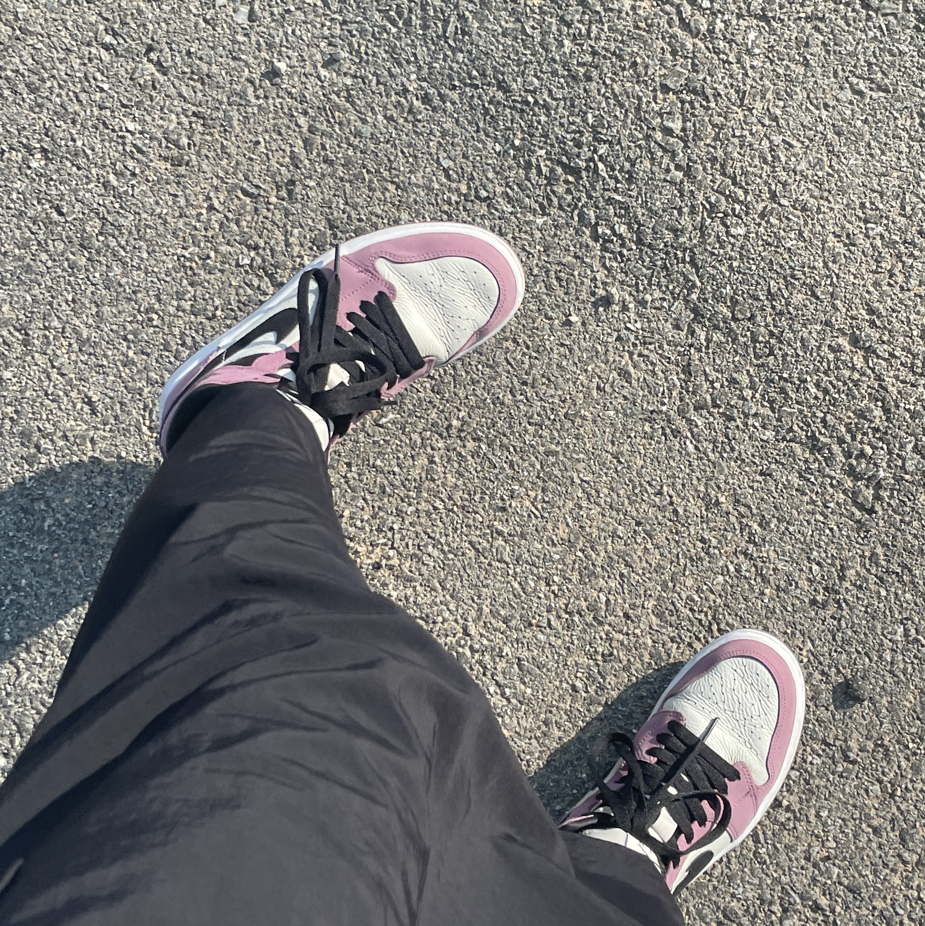 (W) Jordan 1 Mid SE Light Mulberry 착용 스타일 - 1