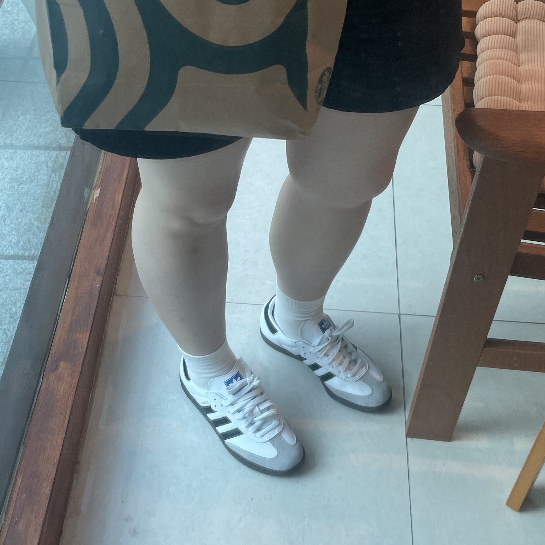 Adidas Samba OG Cloud White 착용 스타일 - 2