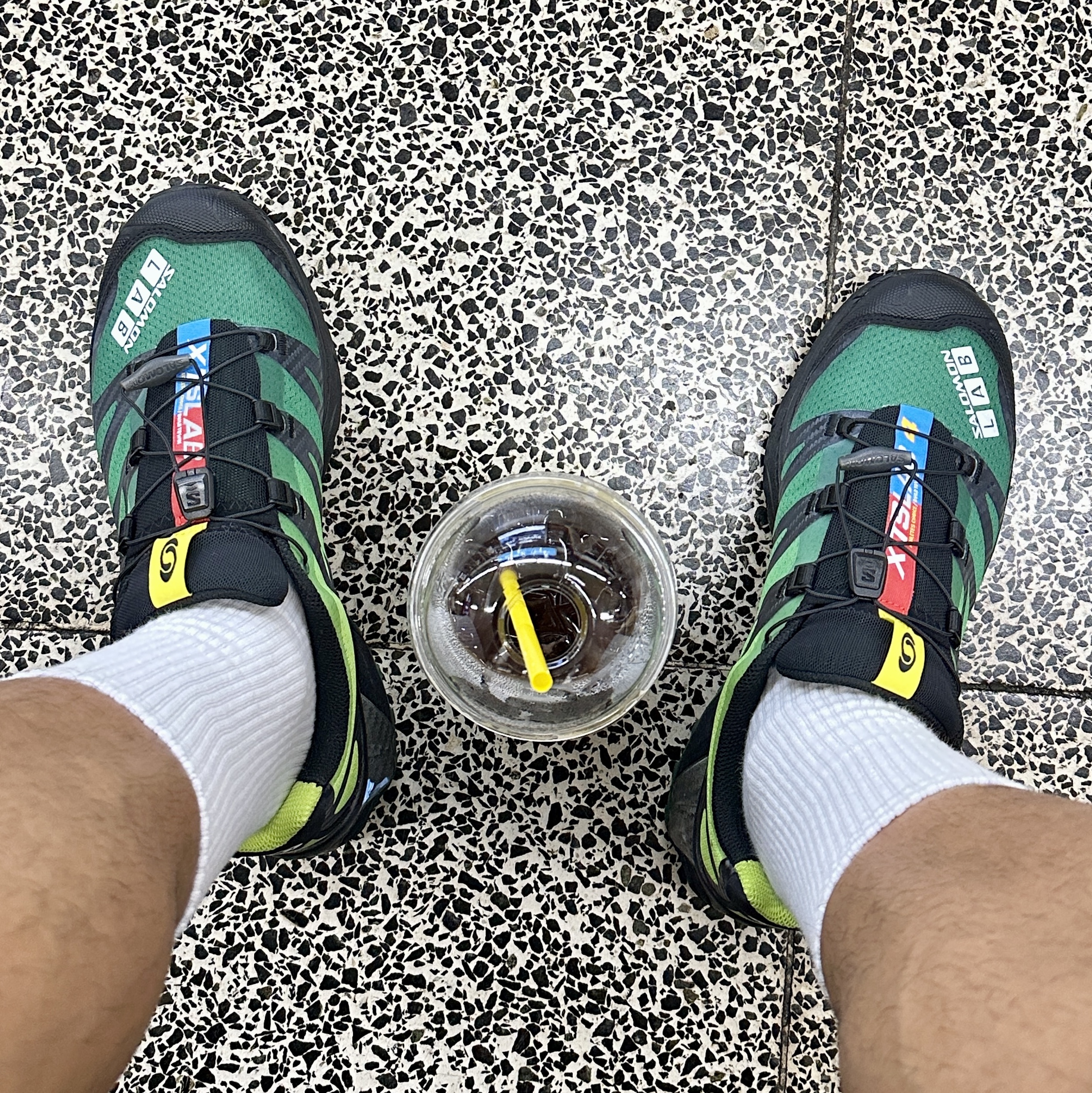 Salomon XT-4 Eden Bright Lime Green 착용 스타일
