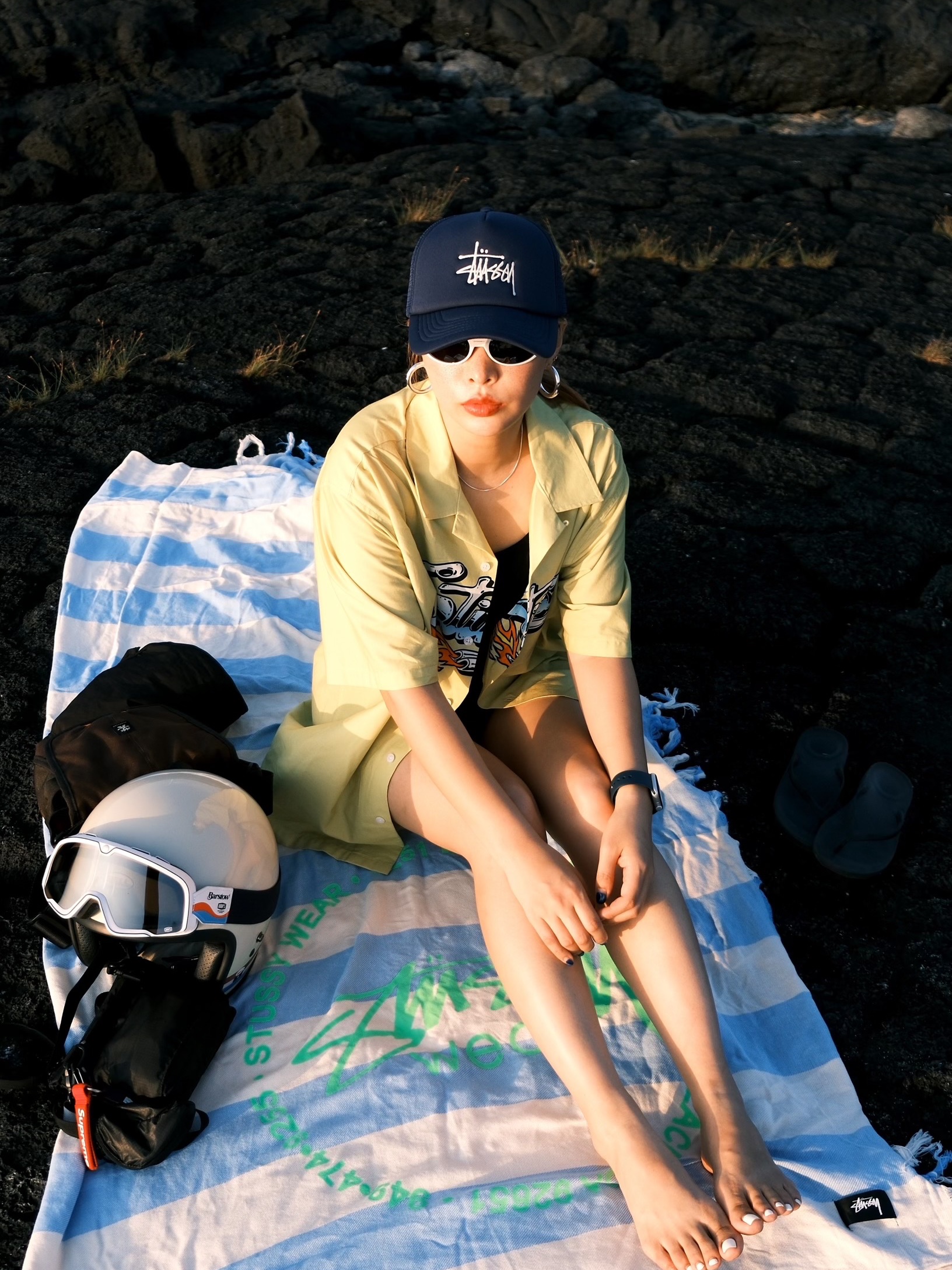 Stussy Basic Trucker Cap Navy, Oakley Eye Jacket Redux Polished White Frame Prizm Black Lenses High Bridge Fit 착용 스타일 - 2
