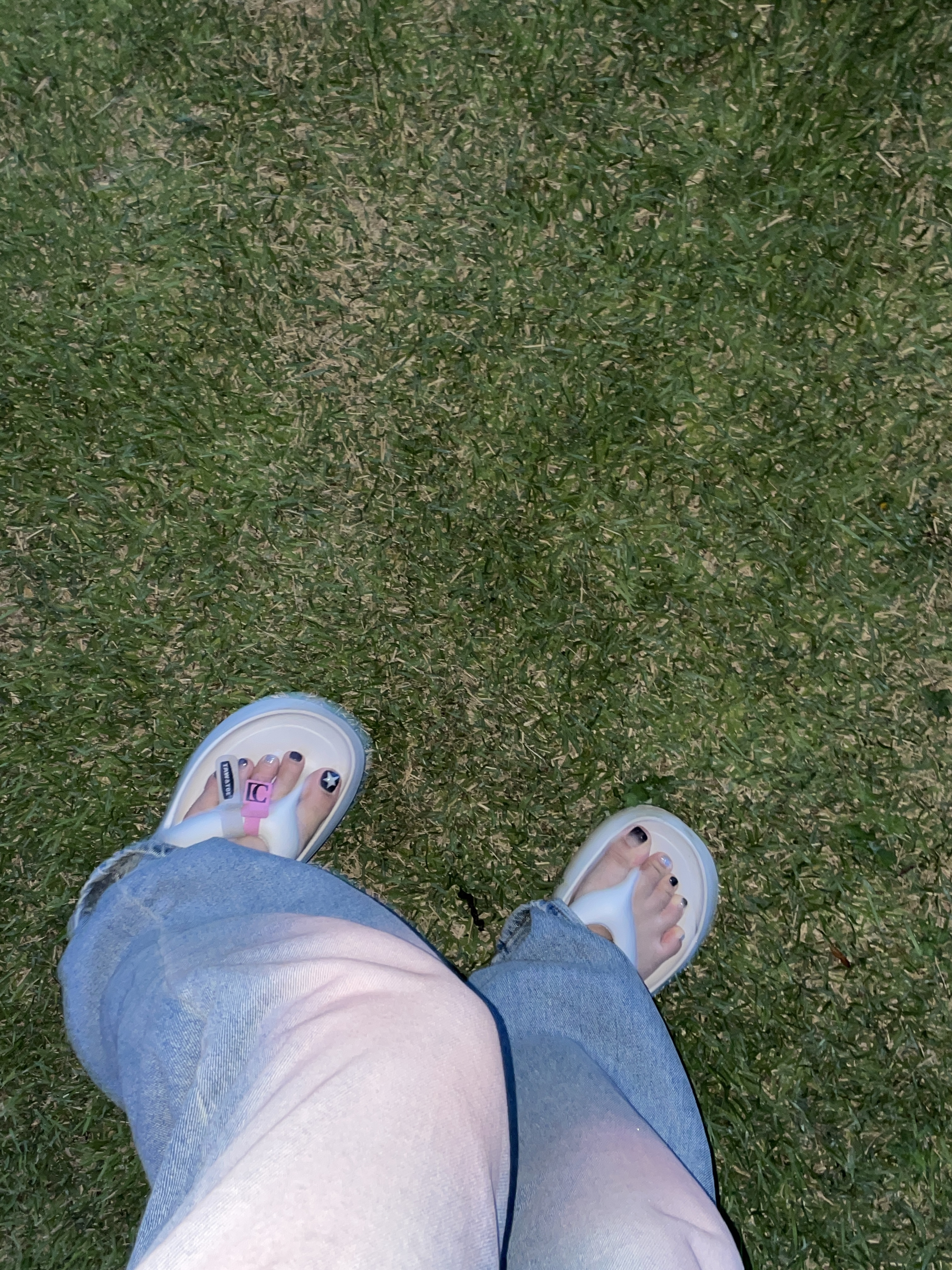 Taw&Toe x Low Classic Platform Flip Flop Cream 착용 스타일 - 2