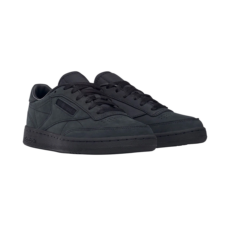 Reebok x JJJJound Club C 85 Triple Black 착용 스타일 - 4