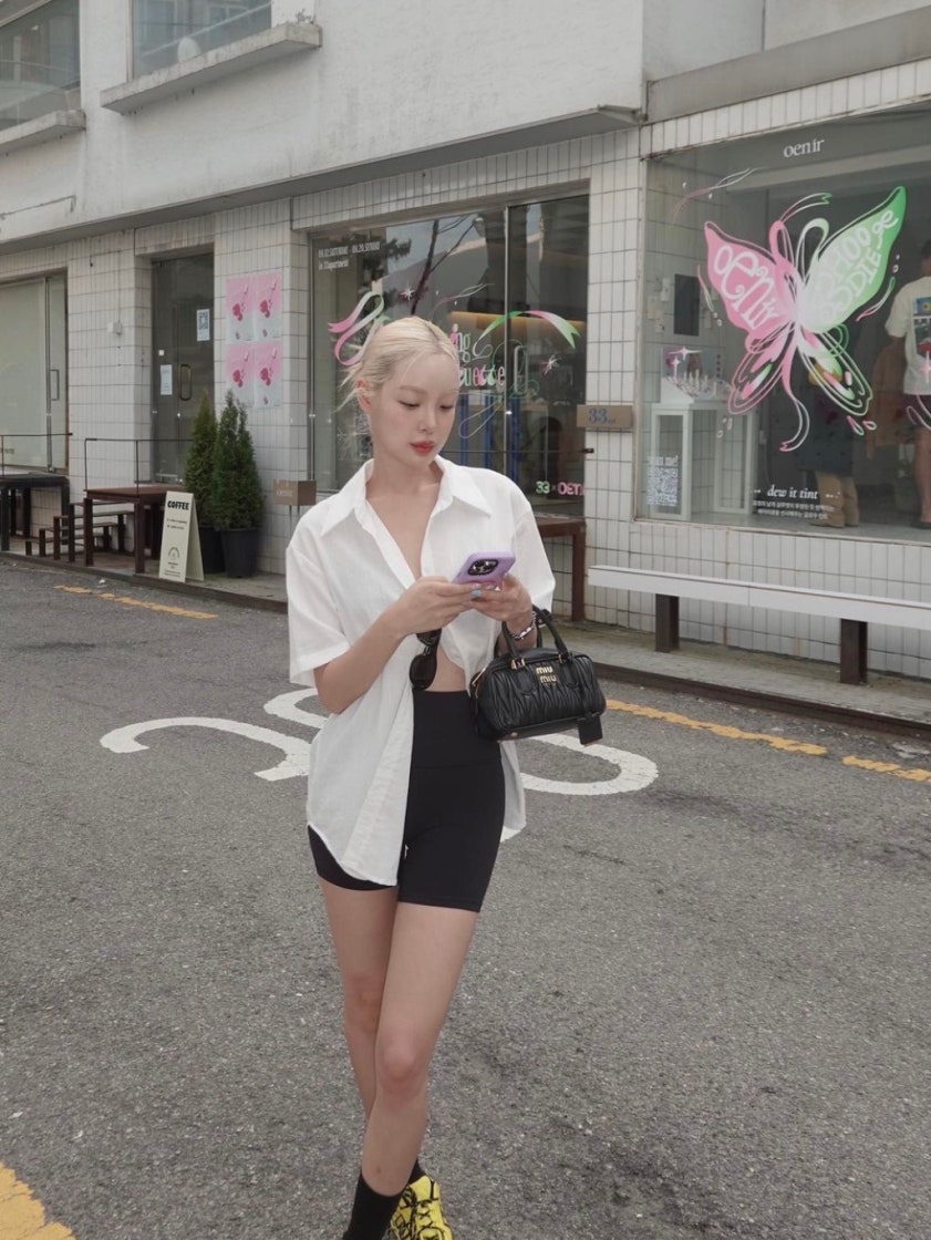 미우미우 아르카디 | SHOP | KREAM