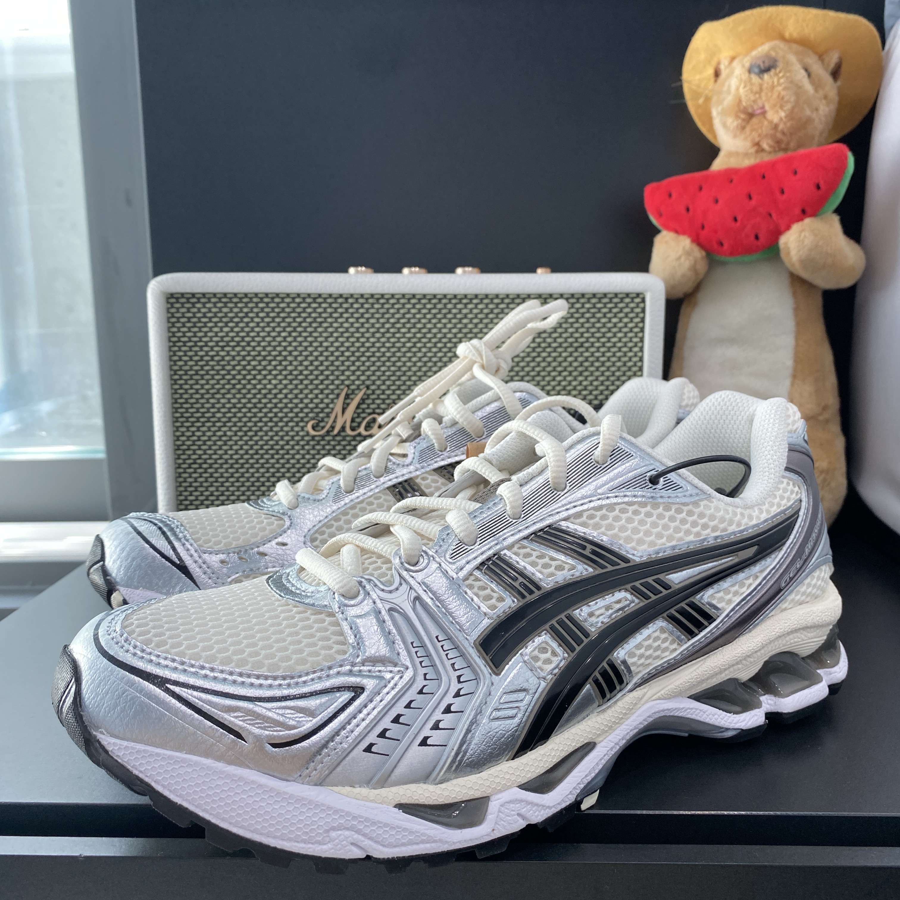 Asics Gel-Kayano 14 Cream Black 착용 스타일