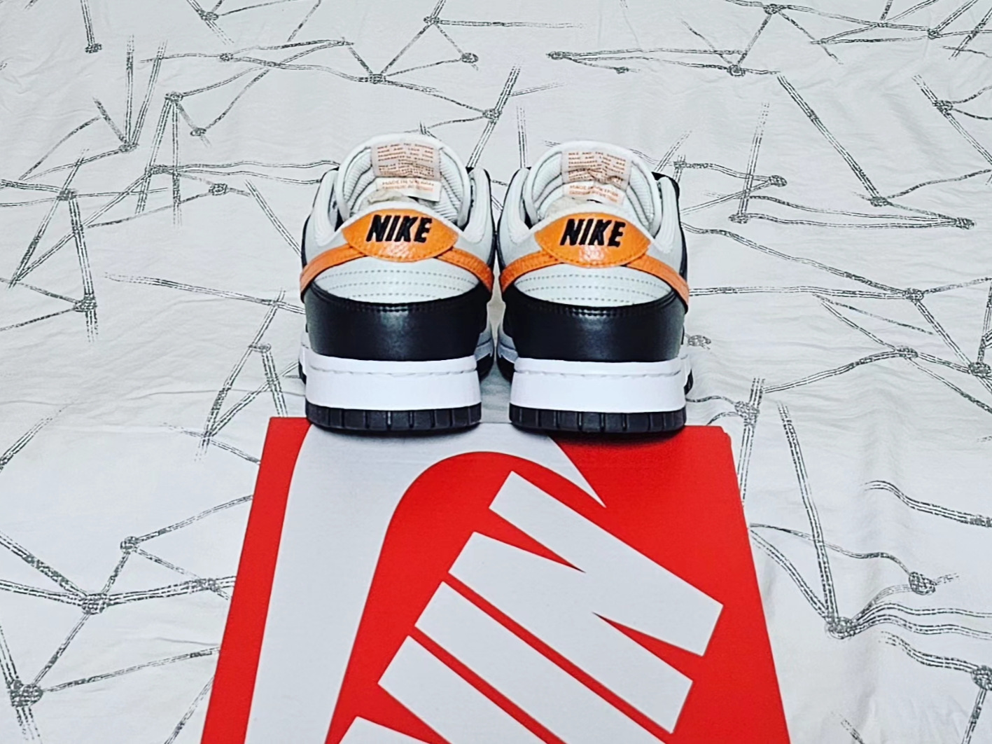 Nike Dunk Low Black Orange 착용 스타일 - 5