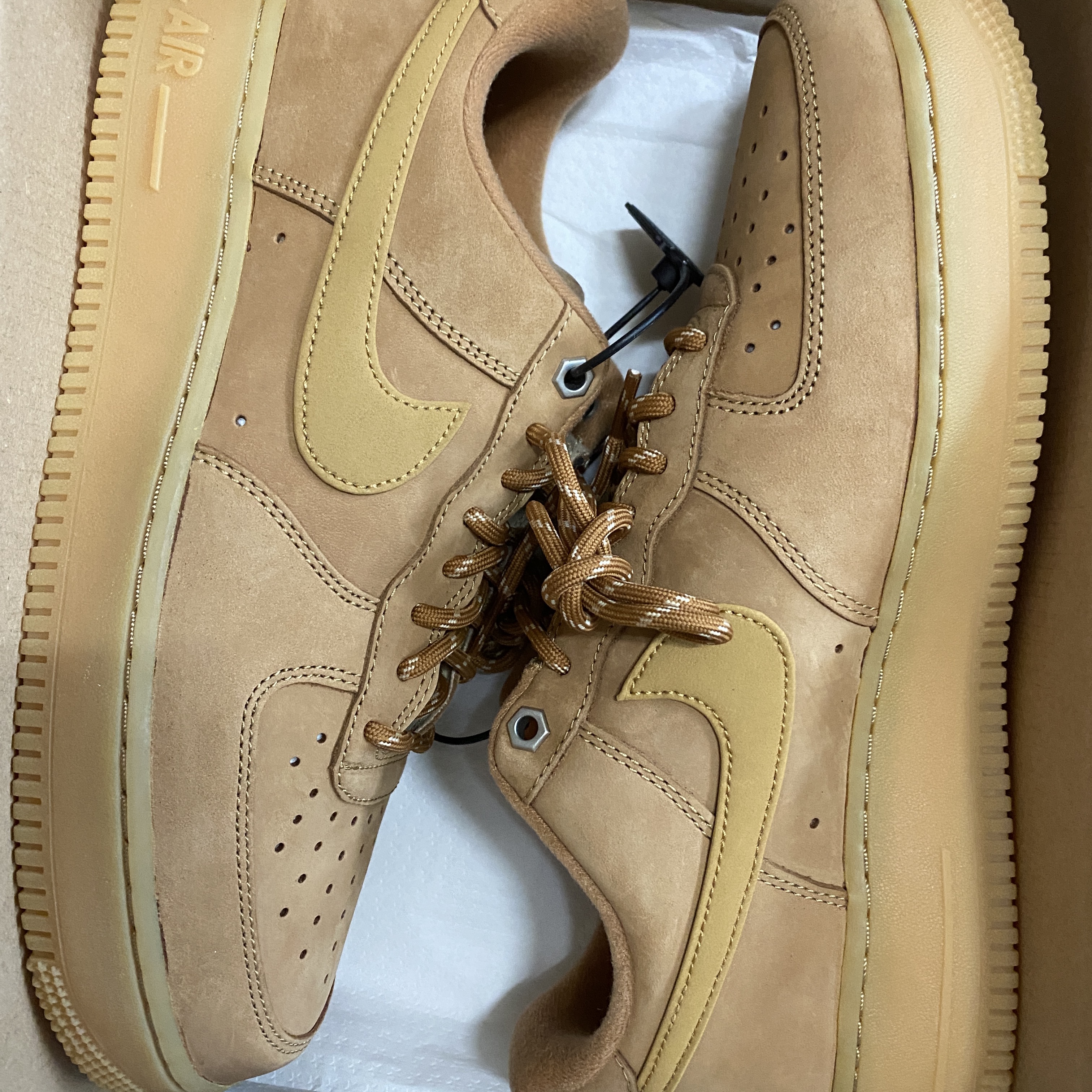 Nike Air Force 1 '07 WB Flax 착용 스타일