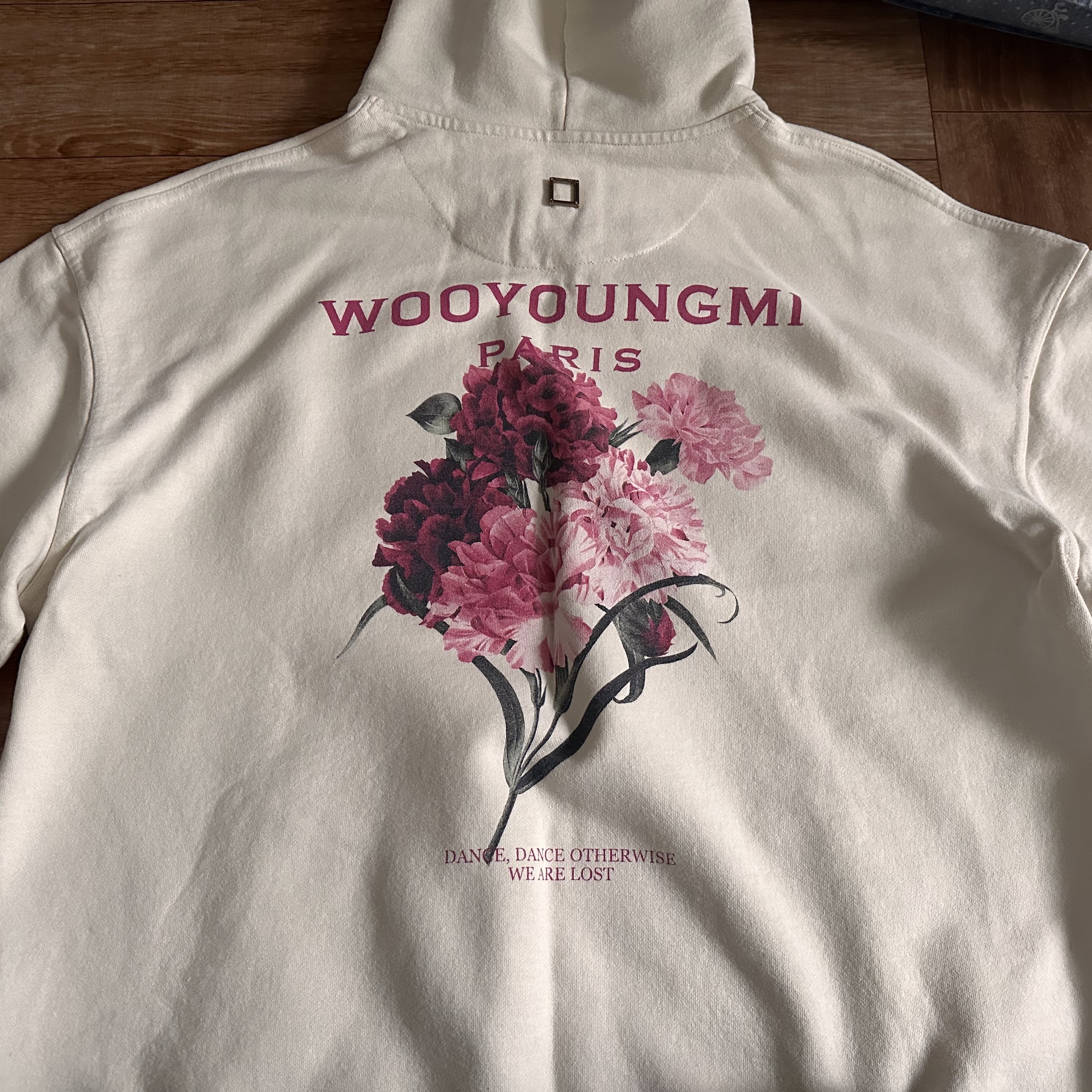 Wooyoungmi Flower Print Back Logo Hoodie Black - 21SS 착용 스타일