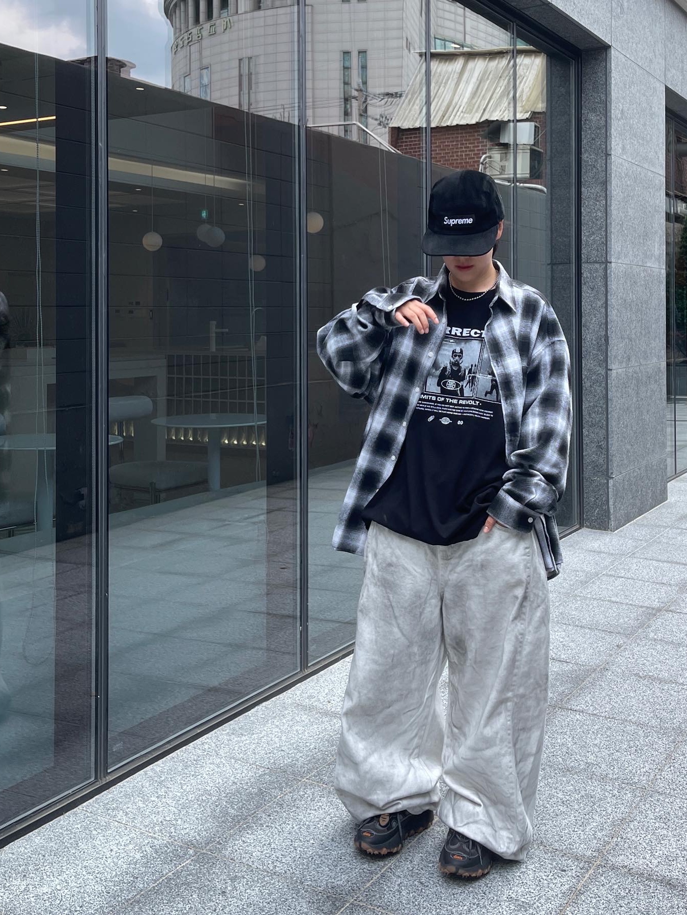 Supreme Suede Camp Cap Black - 23SS 착용 스타일