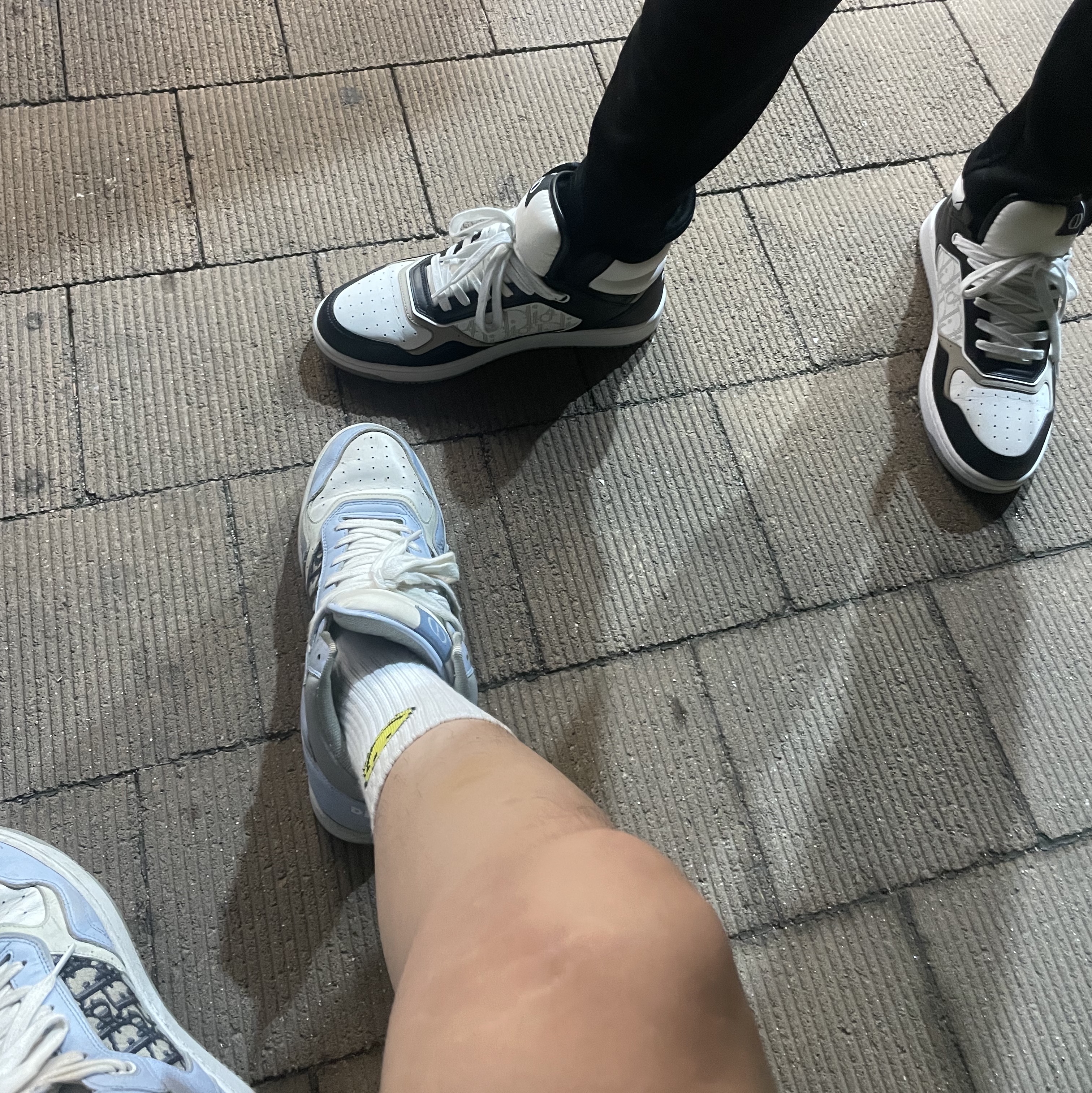 Dior B27 High-Top Sneakers Black Beige, Dior B27 Low-Top Sneakers Light Blue White 착용 스타일