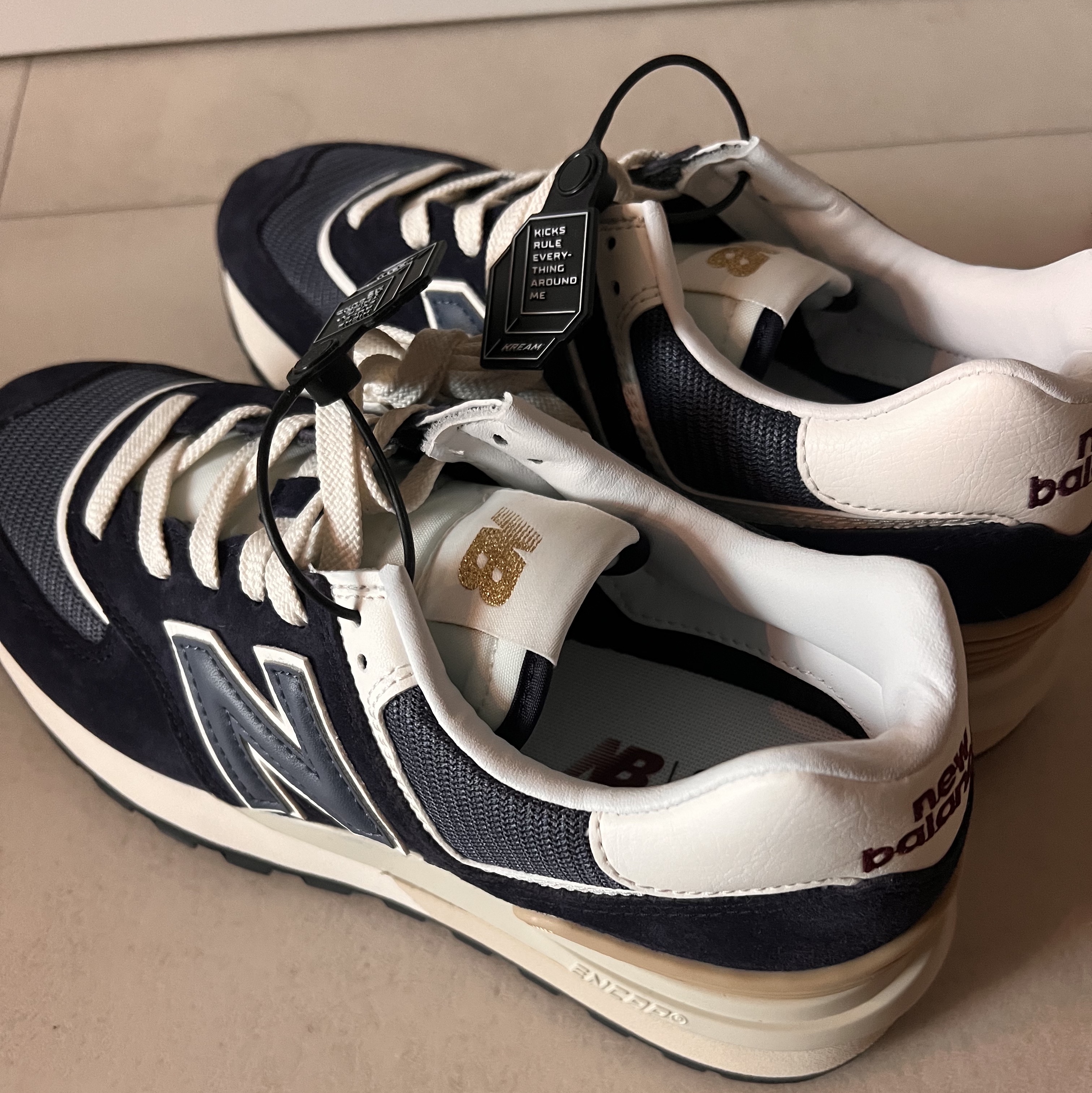 New Balance 574 Legacy Navy 착용 스타일