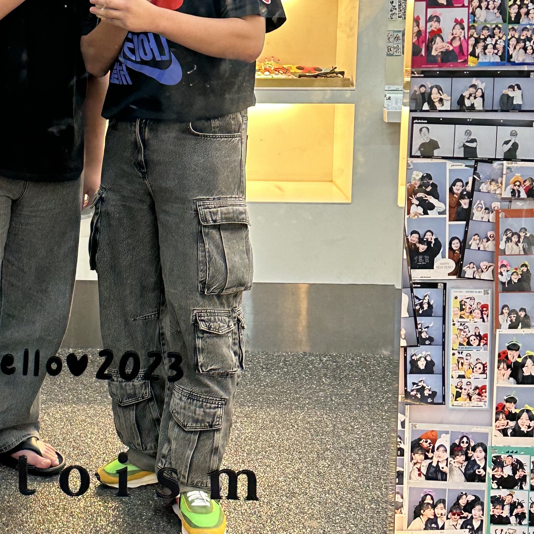 Zara Utility Cargo Jeans Black, Nike x Sacai LDWaffle Green Multi 착용 스타일
