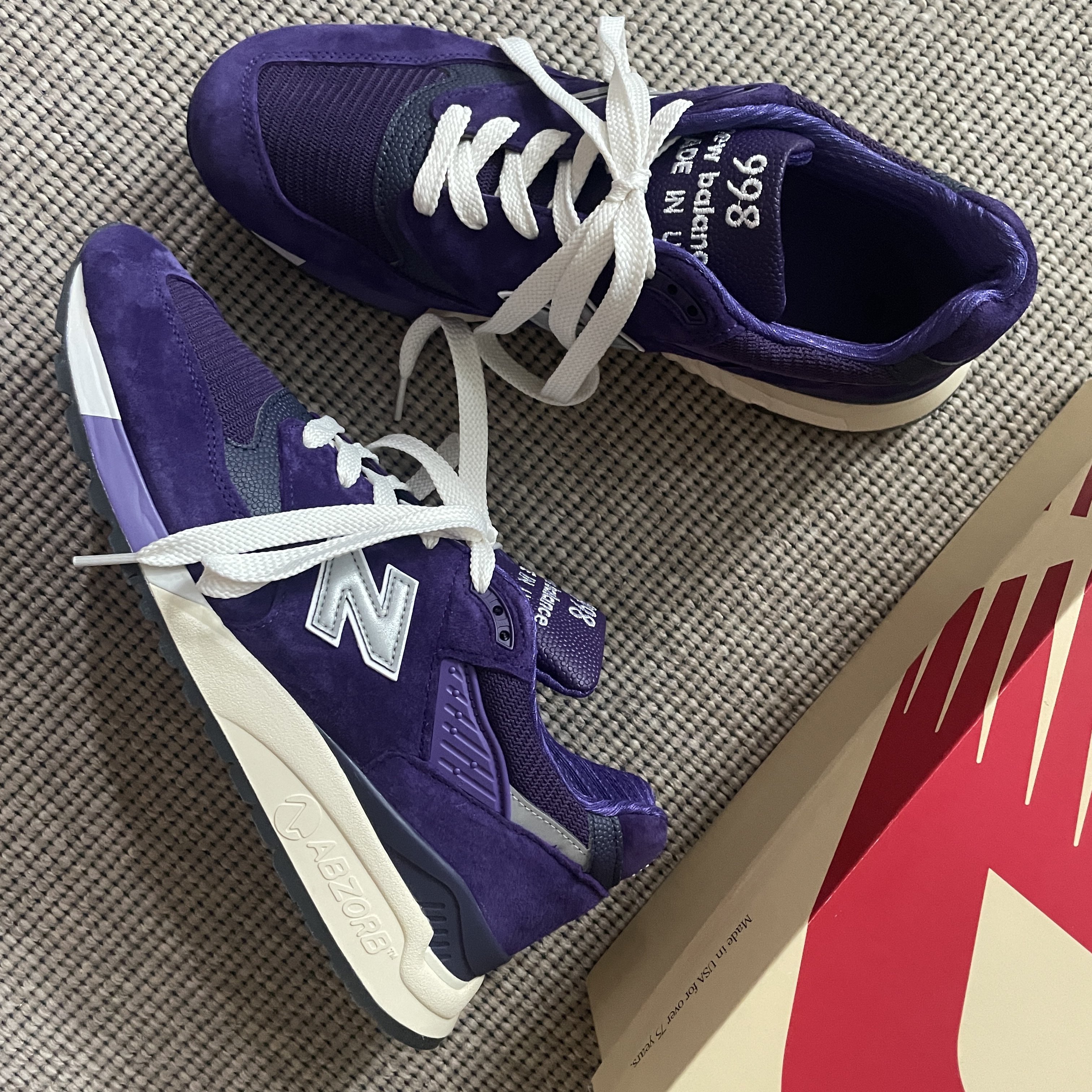 New Balance 998 Made in USA Plum Purple 착용 스타일 - 1