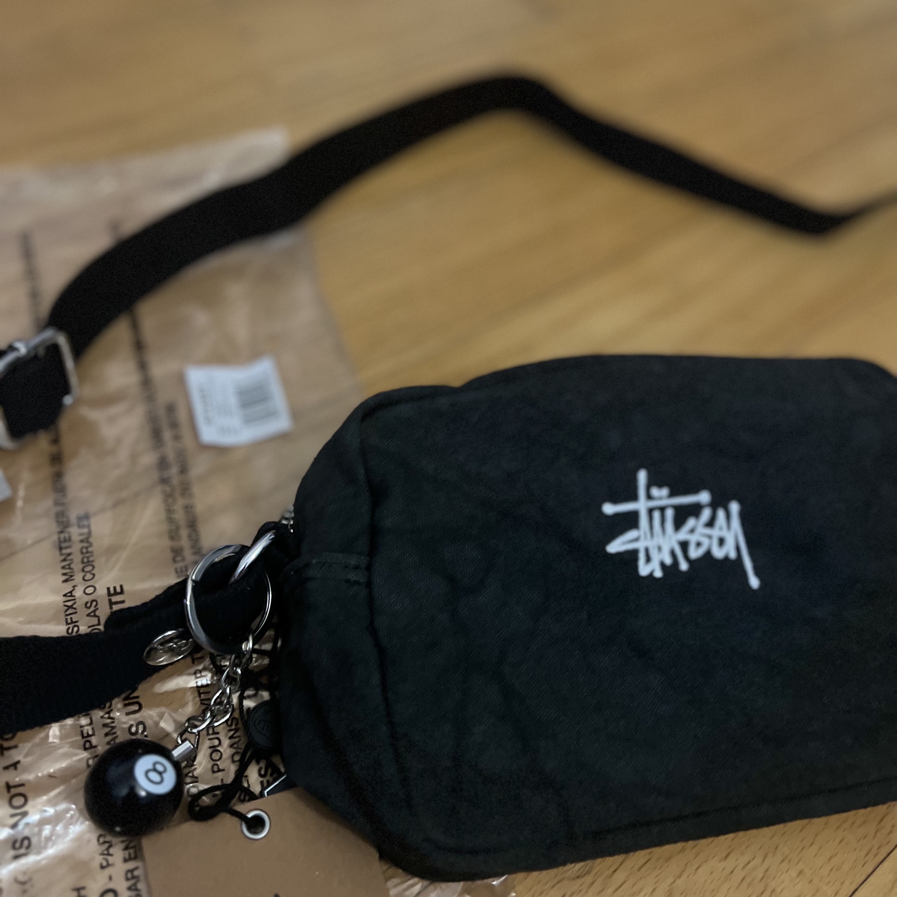 Stussy Canvas Side Pouch Washed Black 착용 스타일 - 1
