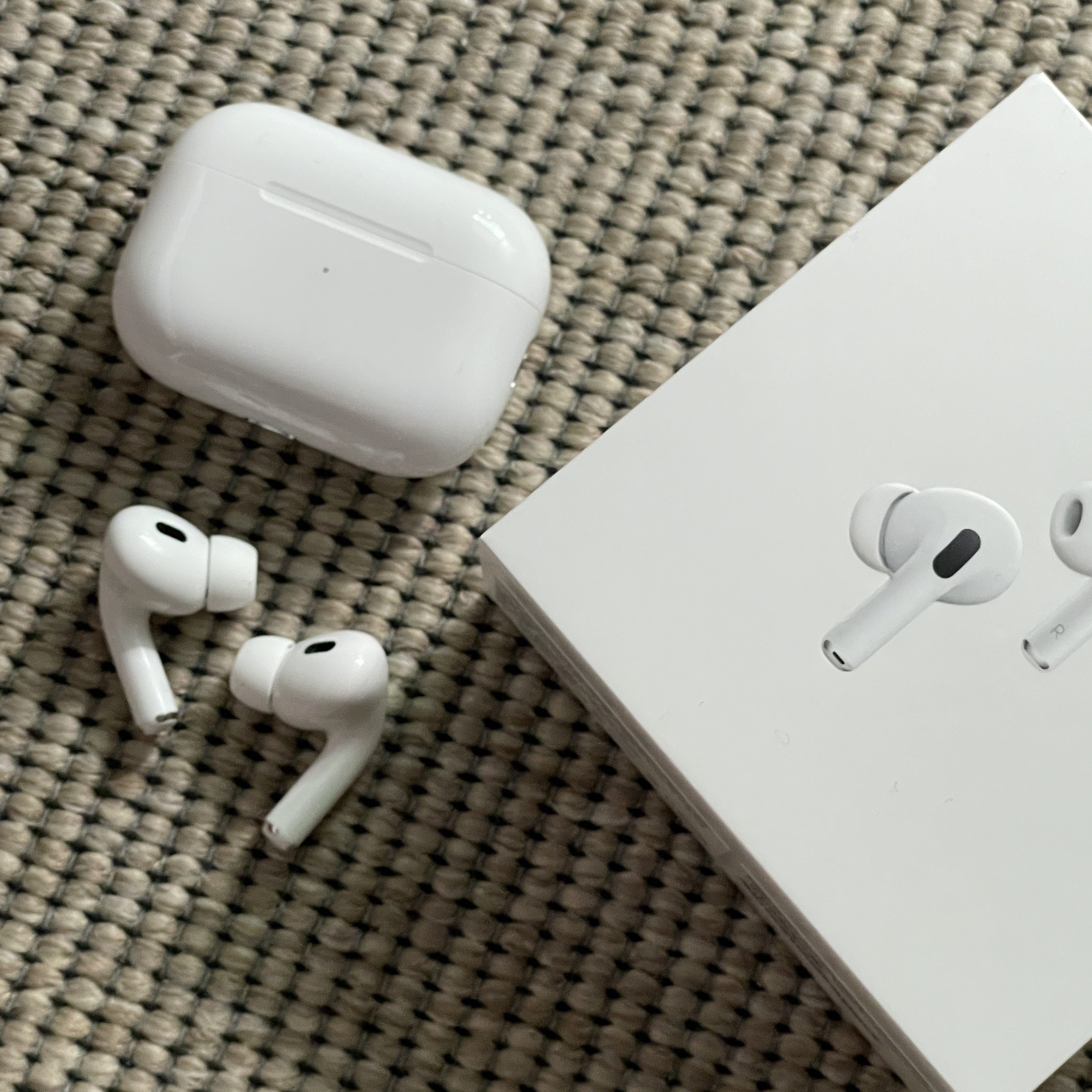 Apple AirPods Pro 2nd Gen (Korean Ver.) 착용 스타일