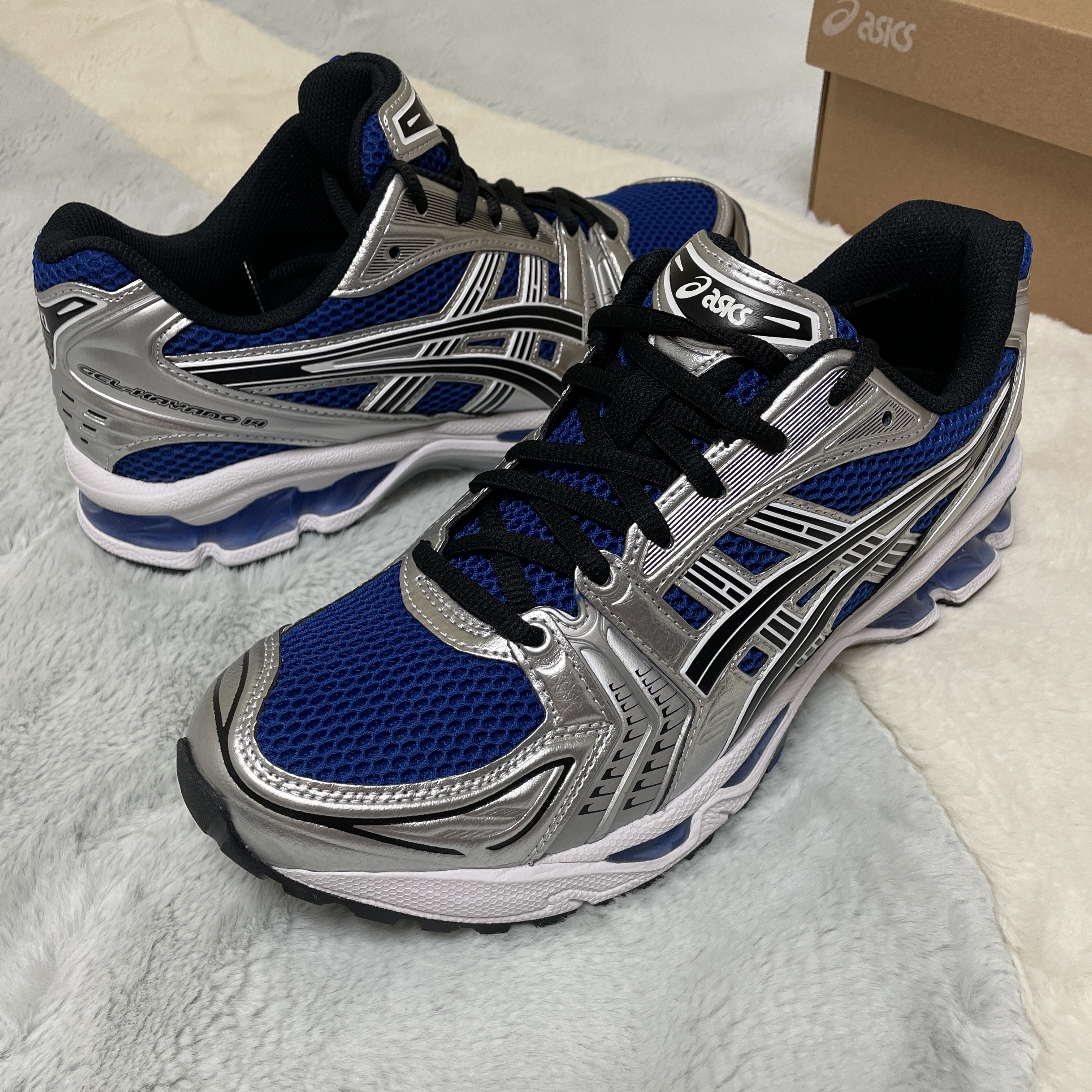 Asics Gel-Kayano 14 Monaco Blue Black 착용 스타일