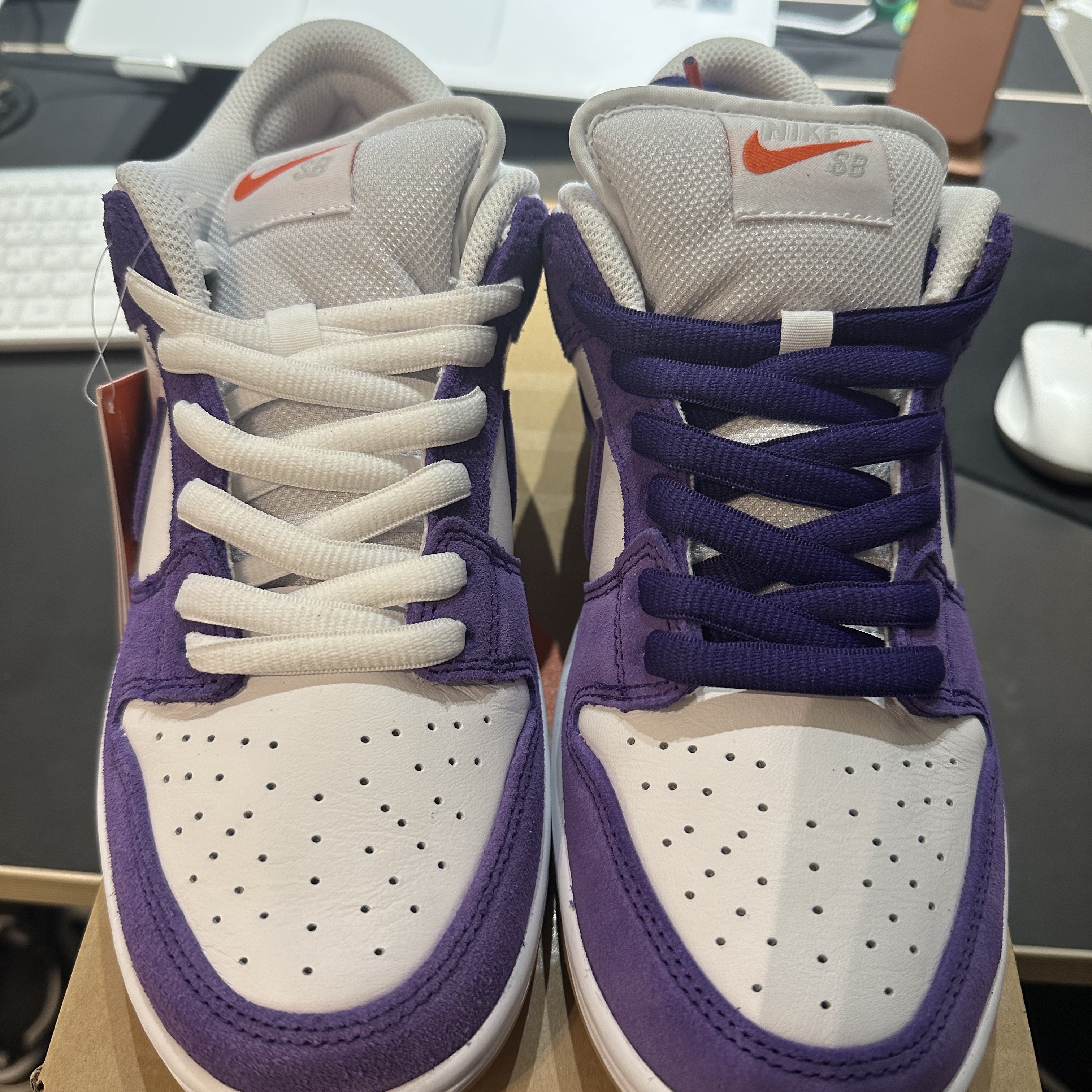 Nike Dunk Low Pro SB Court Purple 착용 스타일 - 3