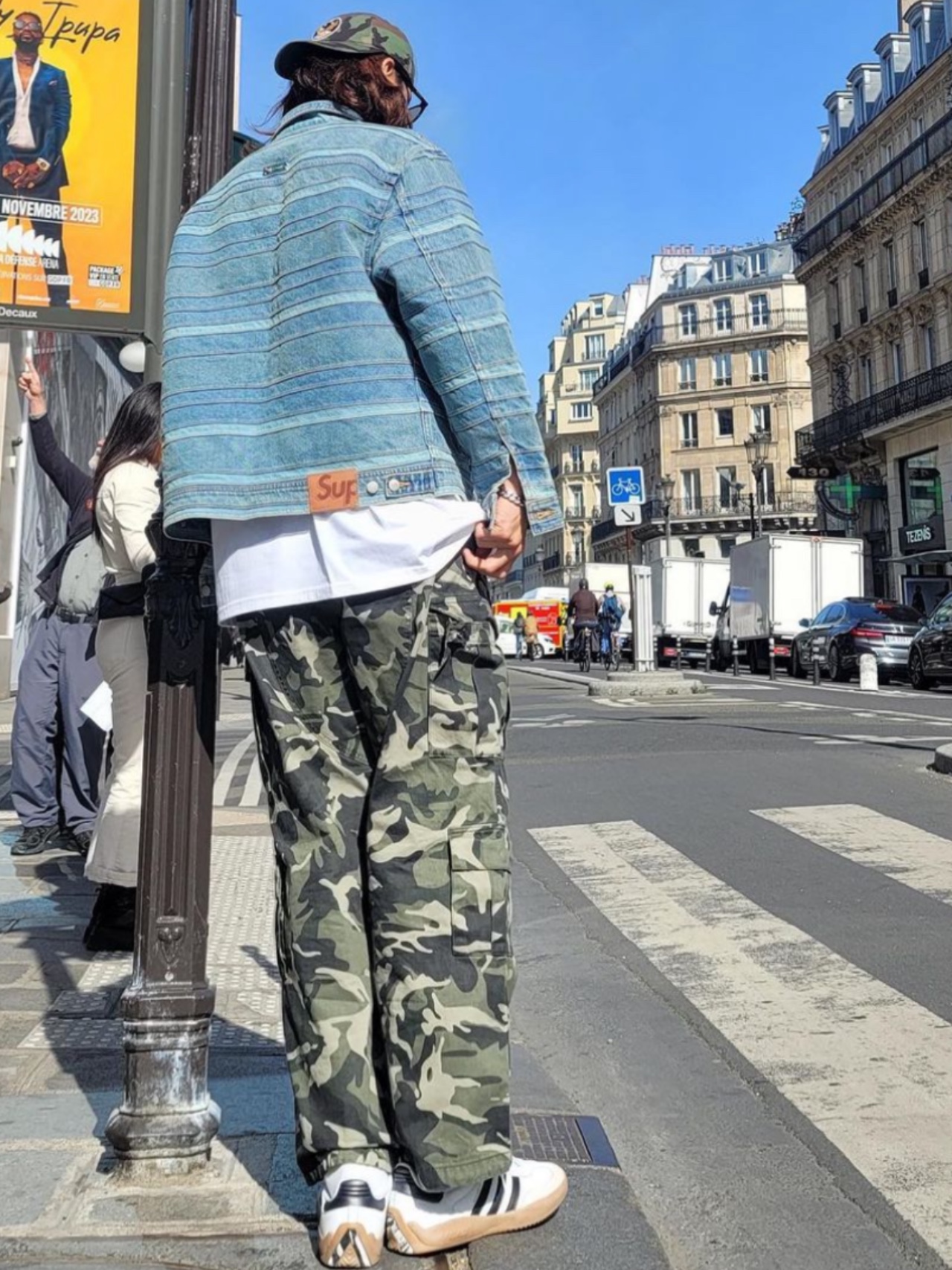 Double RL Garment Dyeing Twill Ball Cap Camouflage, Supreme Layered Denim Trucker Jacket Washed Blue - 22FW 착용 스타일 - 1