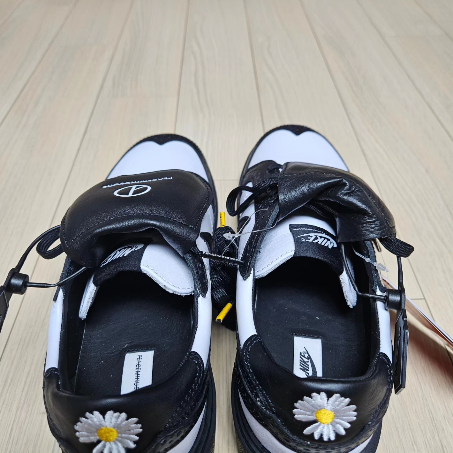 Nike x Peaceminusone Kwondo1 Black and White 착용 스타일 - 1