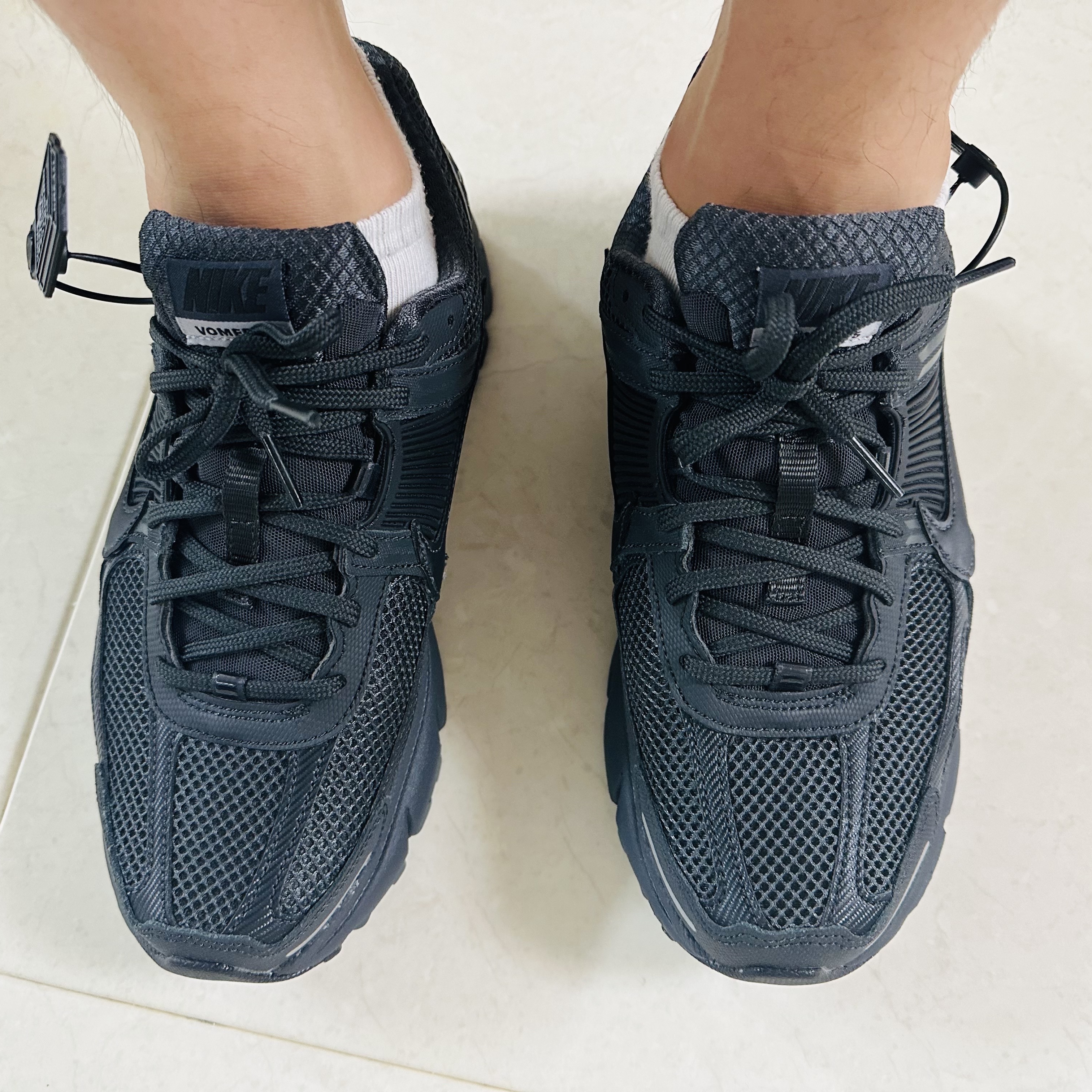 Nike Zoom Vomero 5 SP Anthracite 2023 착용 스타일 - 3