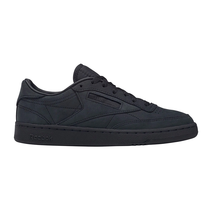 Reebok x JJJJound Club C 85 Triple Black 착용 스타일 - 3