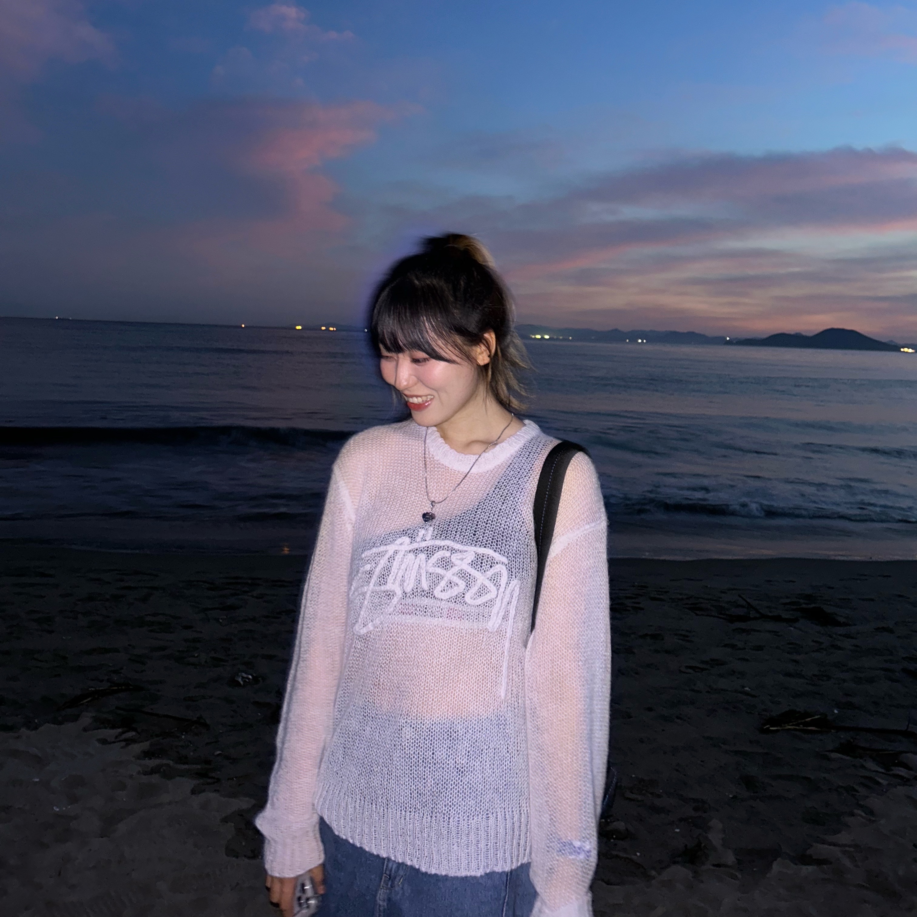 Stussy Loose Knit Logo Sweater Bone, Ader Error x Zara Shoulder Bag Black 착용 스타일 - 1