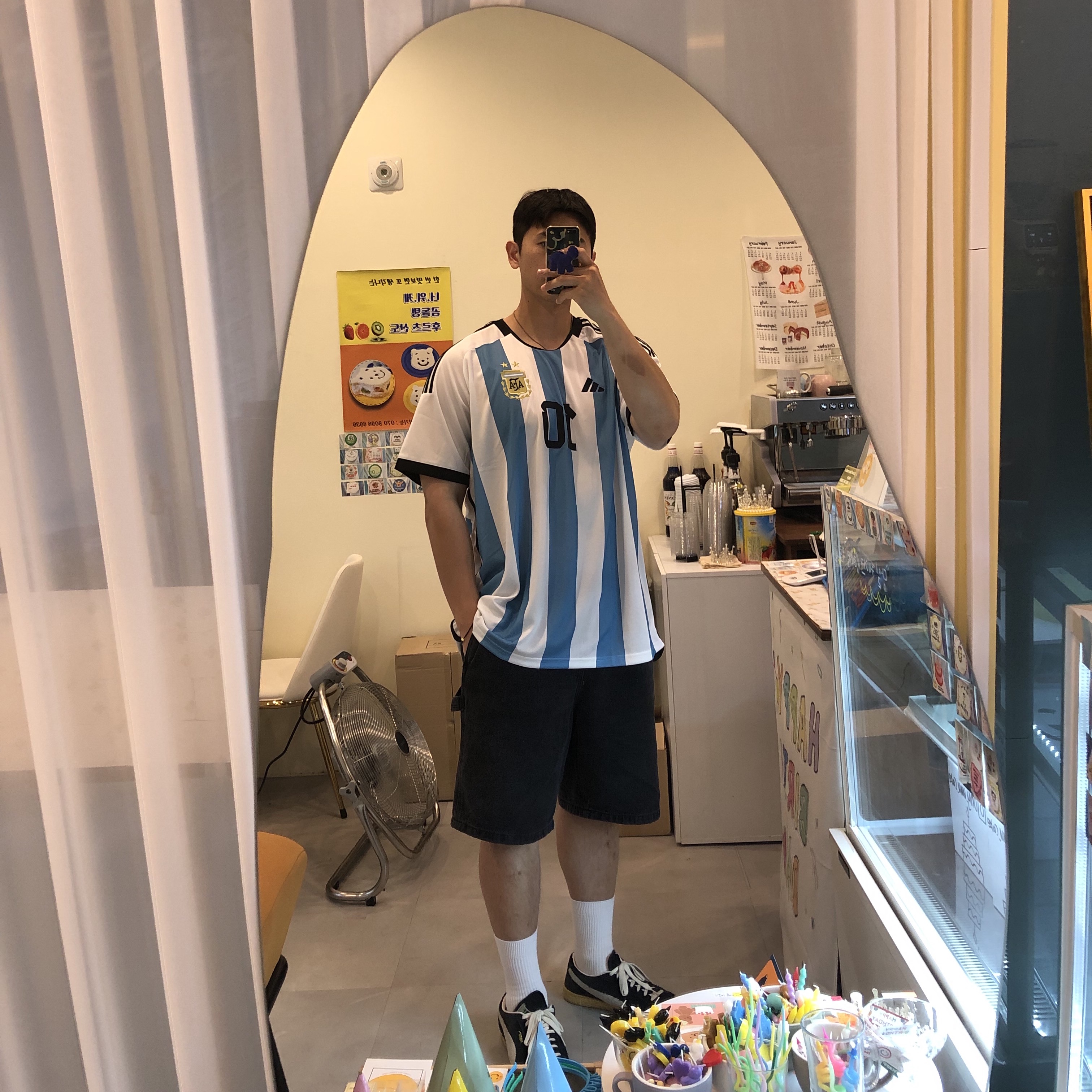 Adidas Argentina Home Jersey 2022 White Light Blue - US Sizing (Non Marking Ver.), Puma Suede VTG The Never Worn Black 착용 스타일 - 1