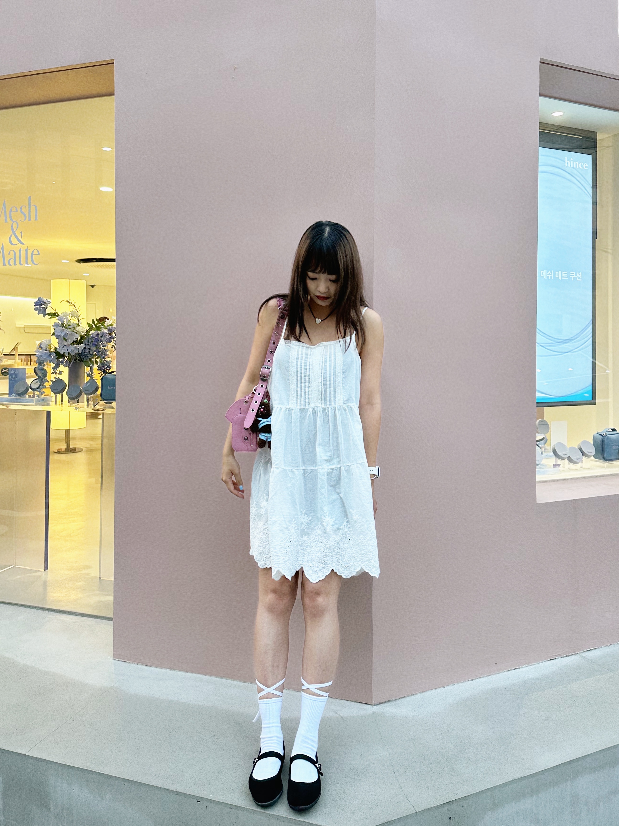 STU x Monamhee Namhee, Balenciaga Le Cagole XS Shoulder Bag Pink 착용 스타일 - 5
