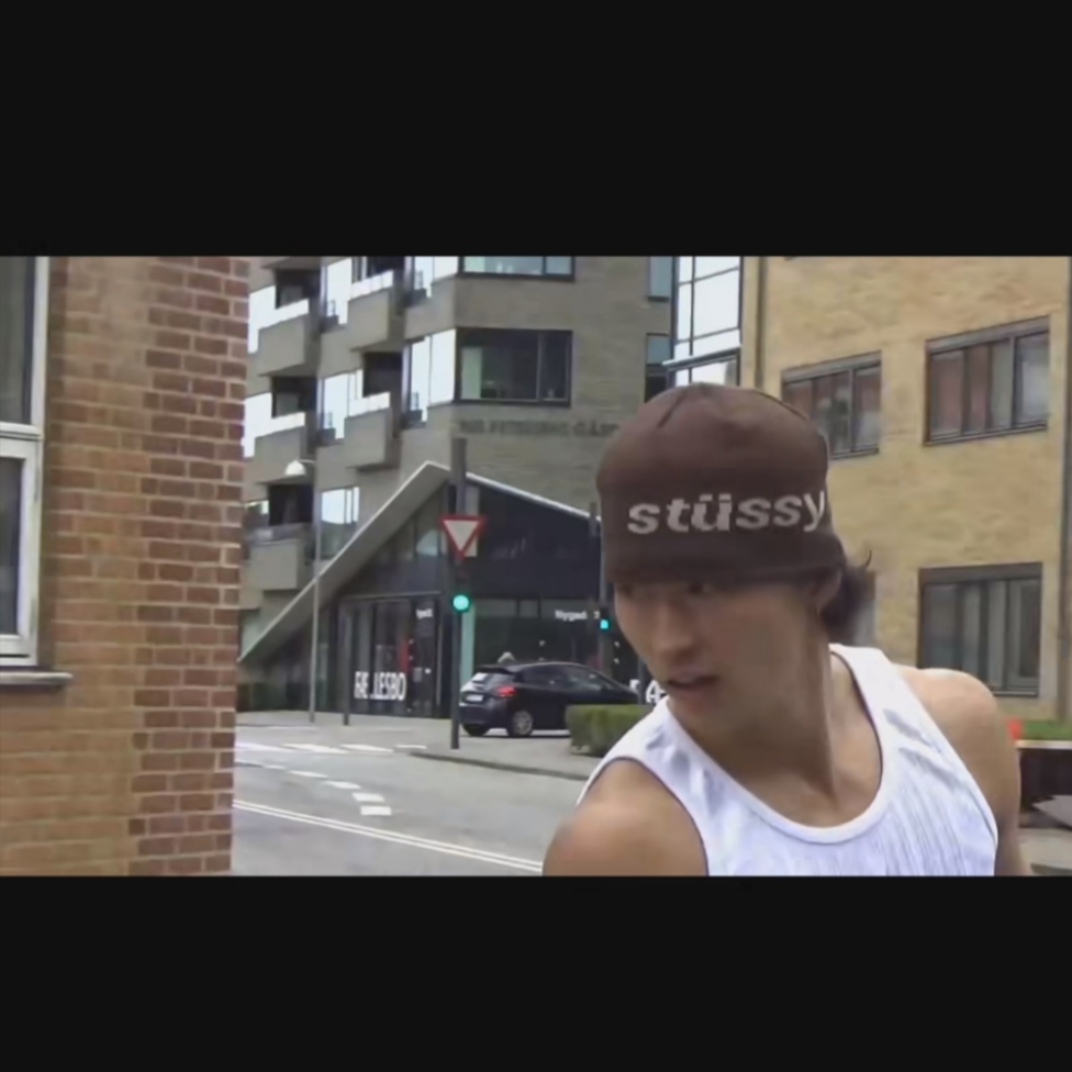 Stussy Helvetica Jacquard Beanie Brown 착용 스타일 - 3