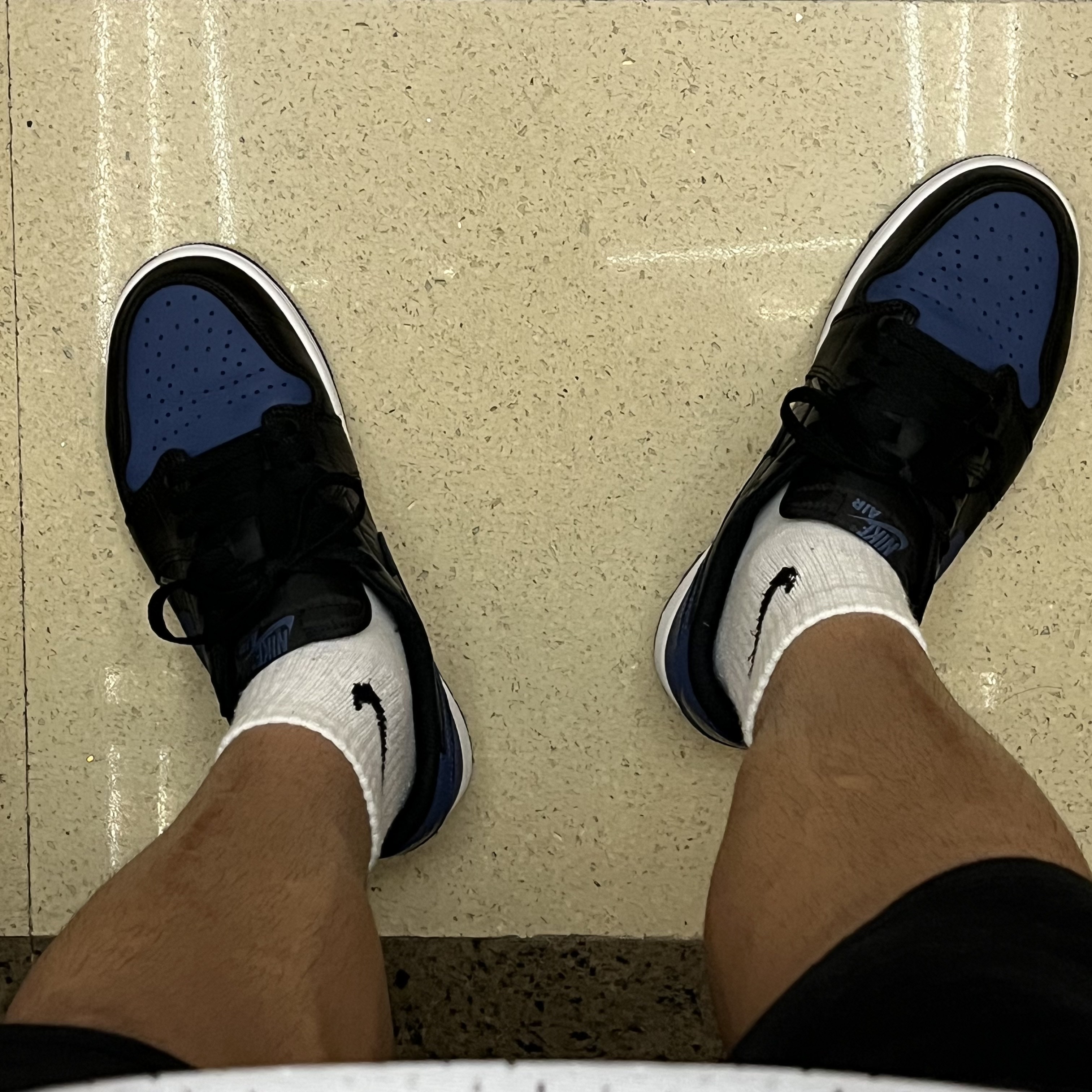 Jordan 1 Retro Low OG Mystic Navy 착용 스타일