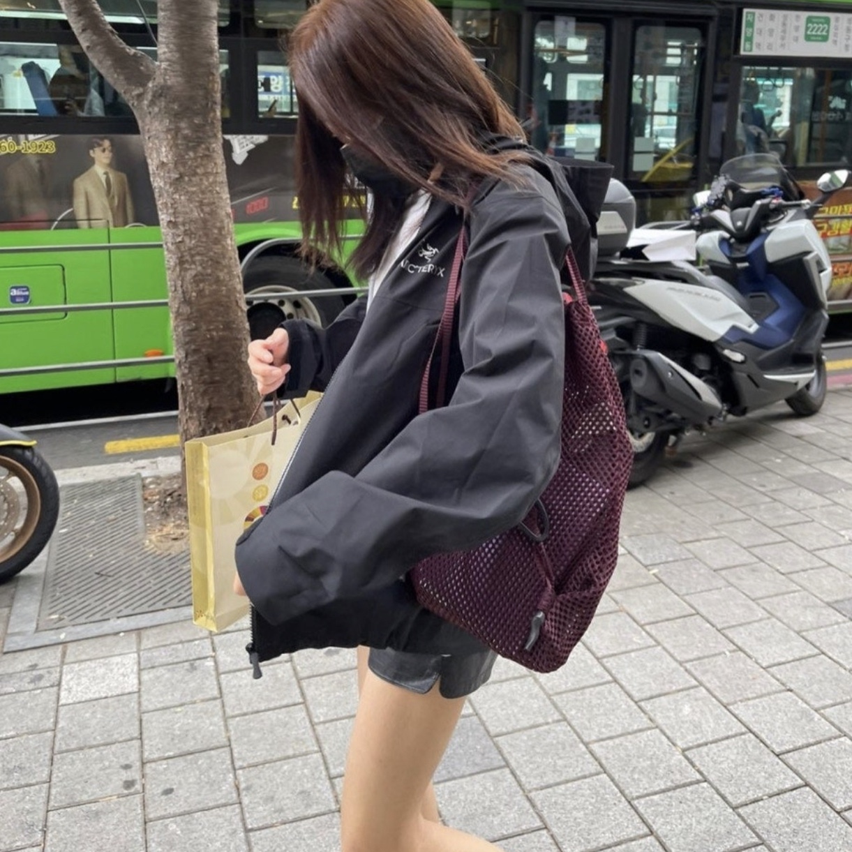 Arc'teryx Beta Jacket Black 착용 스타일