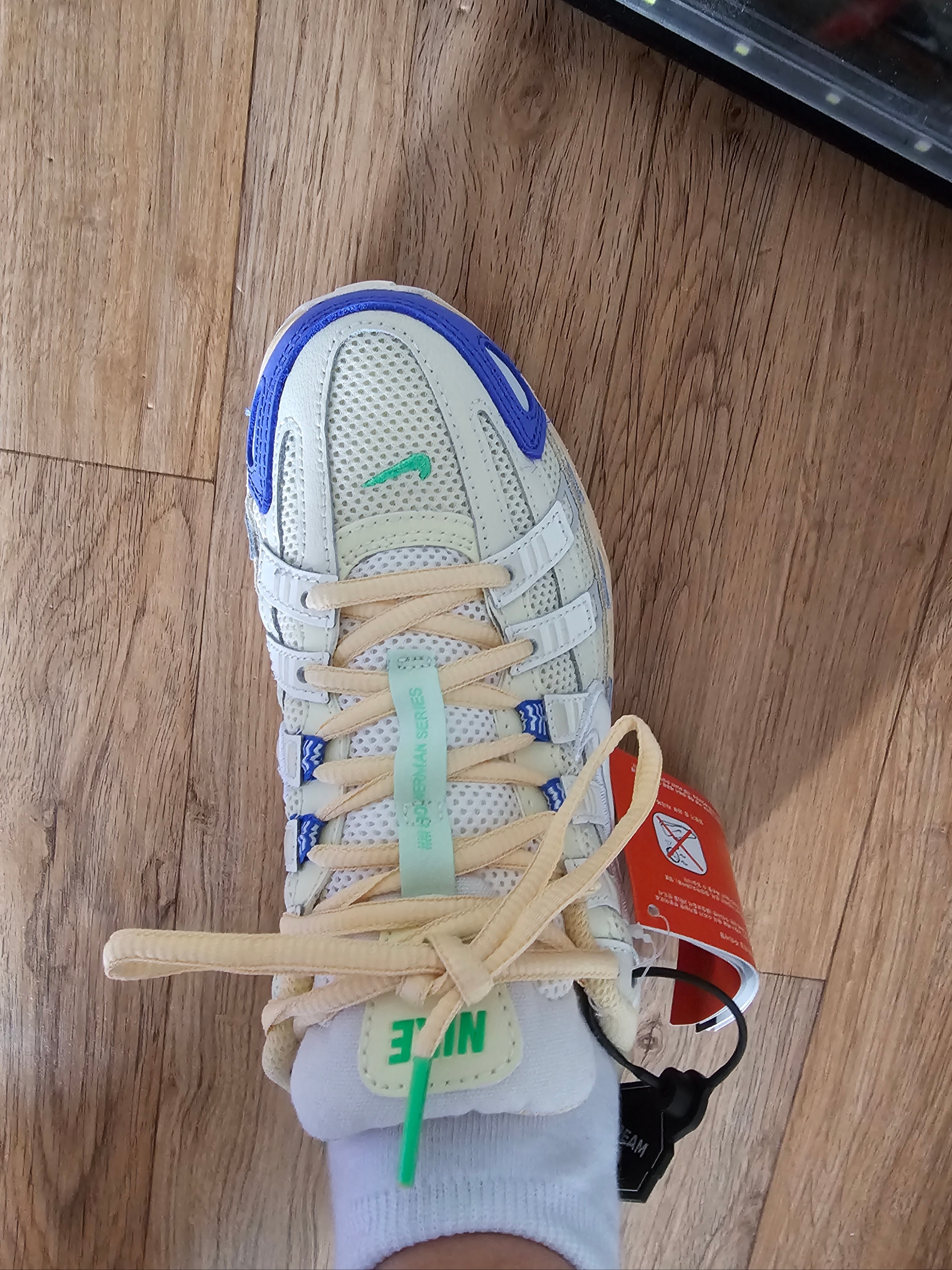 Nike P-6000 Coconut Milk Medium Blue 착용 스타일