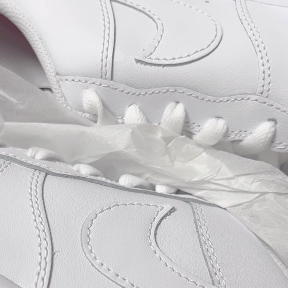 (GS) Nike Air Force 1 LE White 착용 스타일