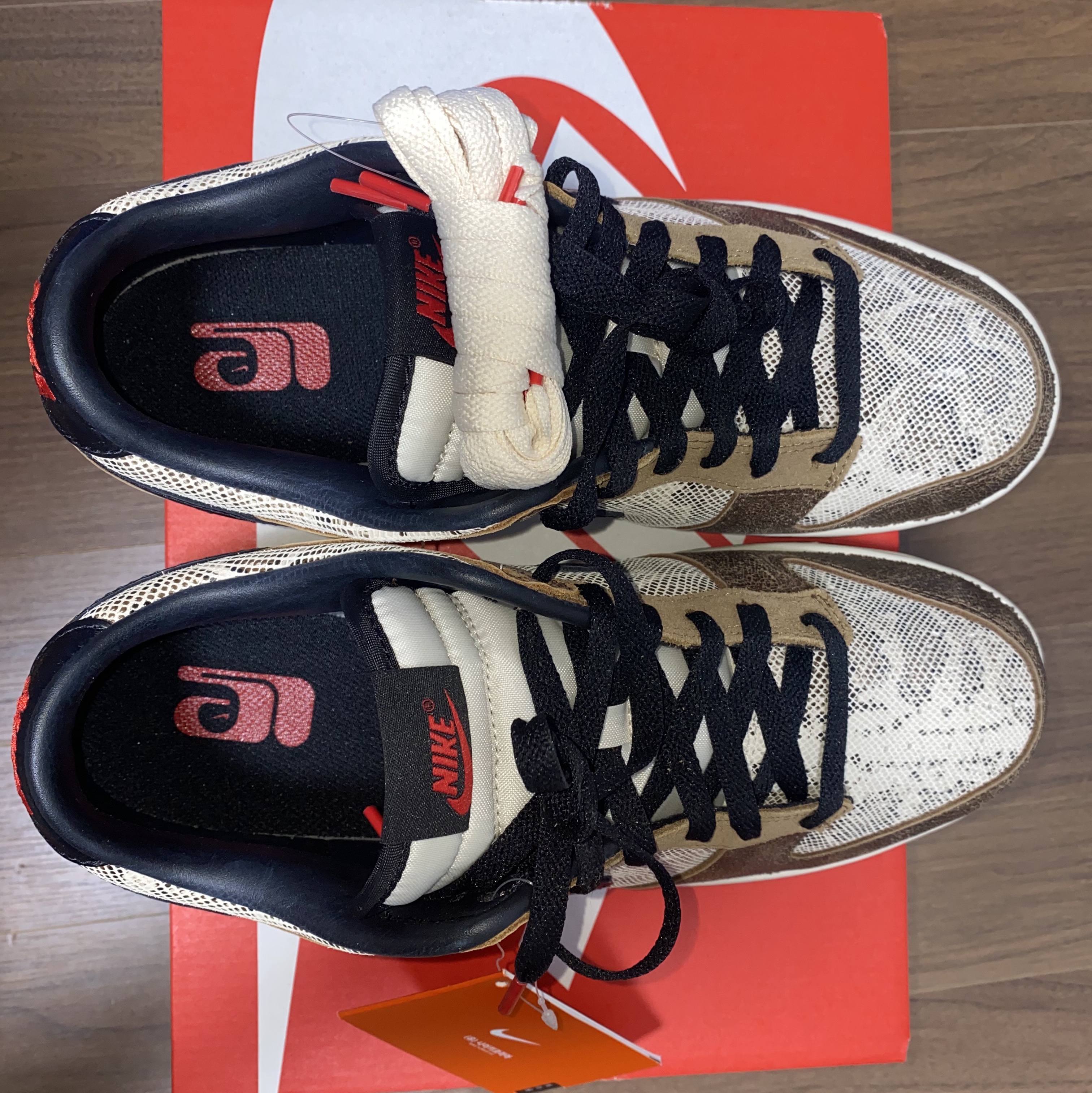 Nike Dunk Low PRM Head to Head 착용 스타일