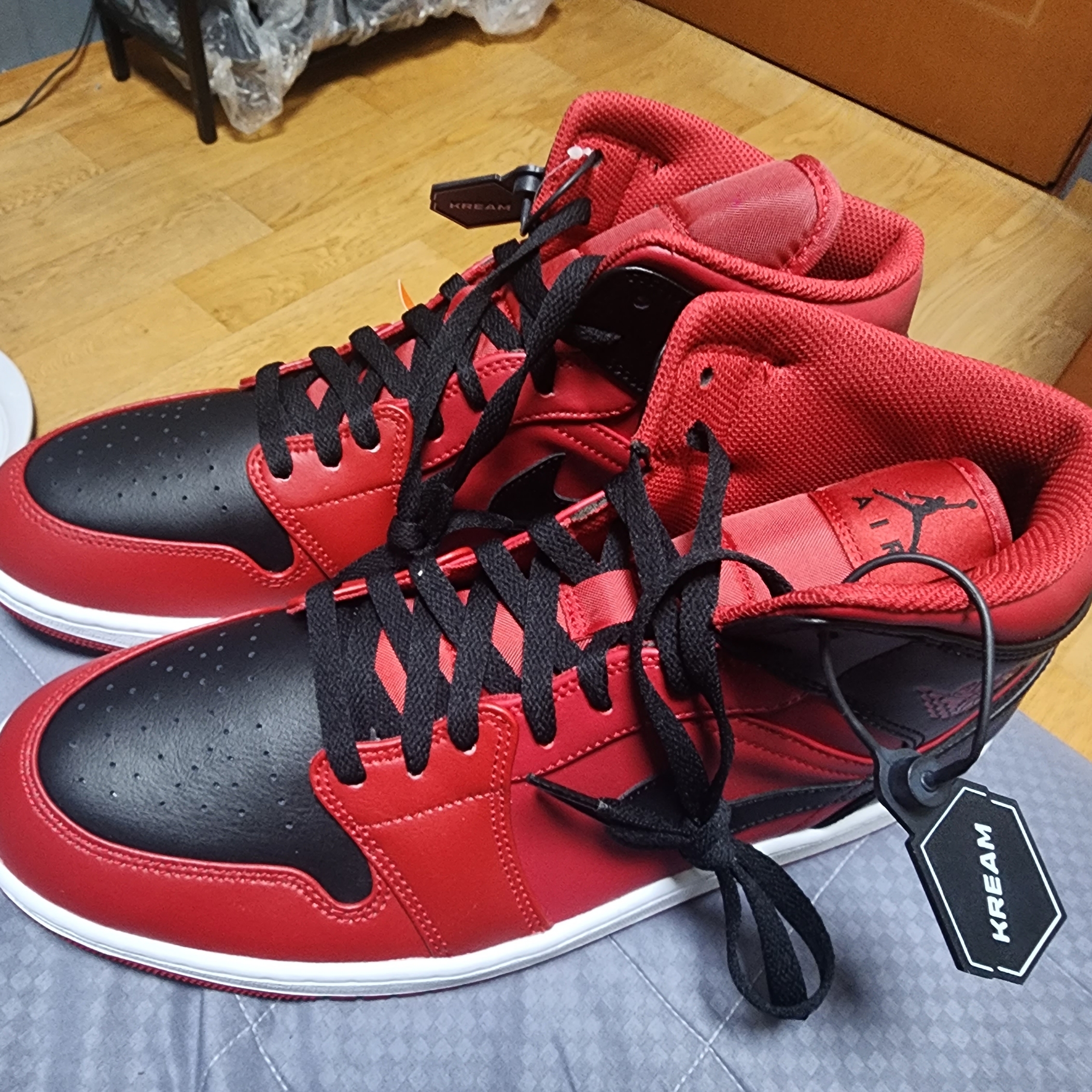 Jordan 1 Mid Reverse Bred 착용 스타일