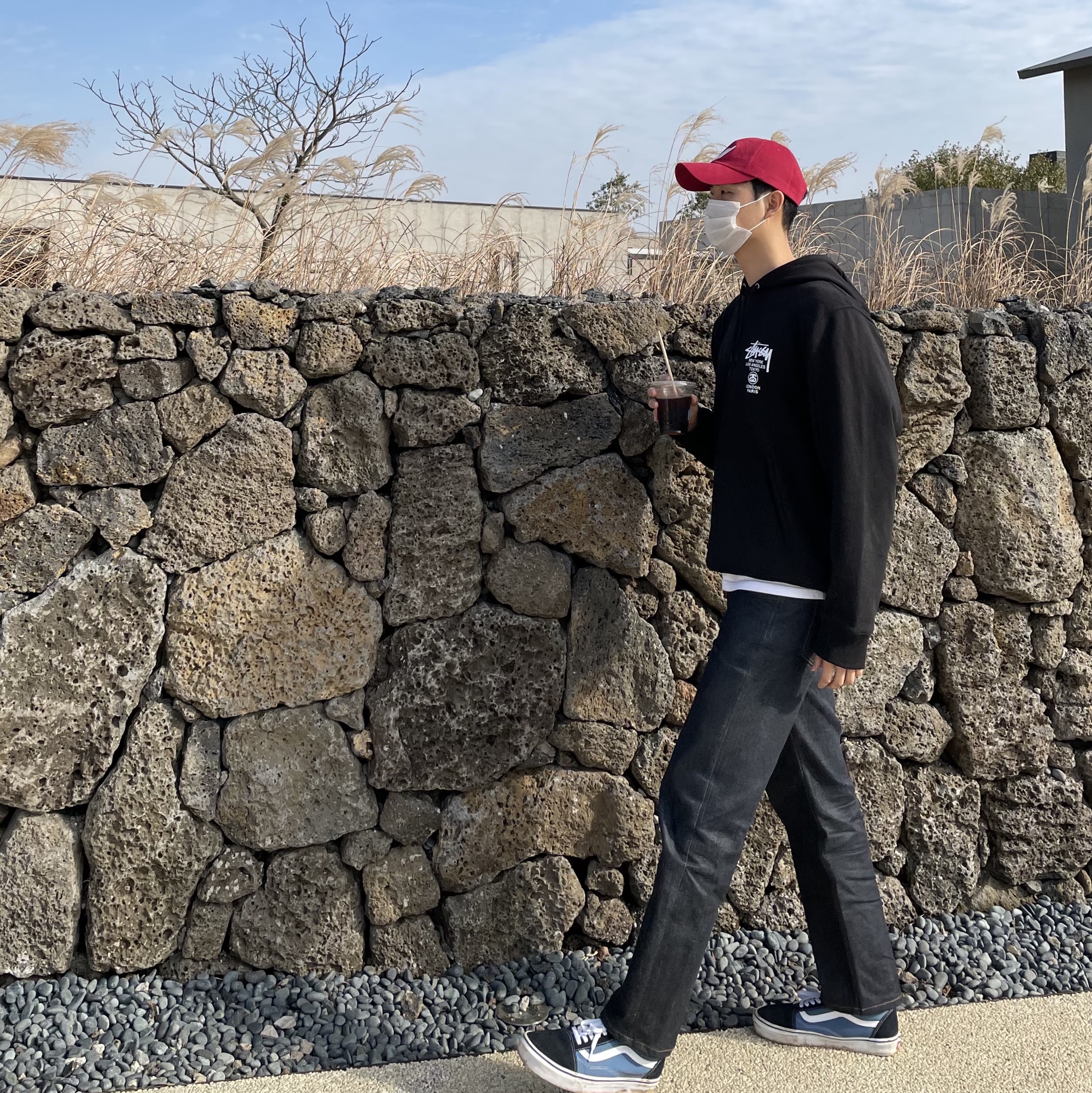Stussy World Tour Hoodie Black 2021 착용 스타일 - 2