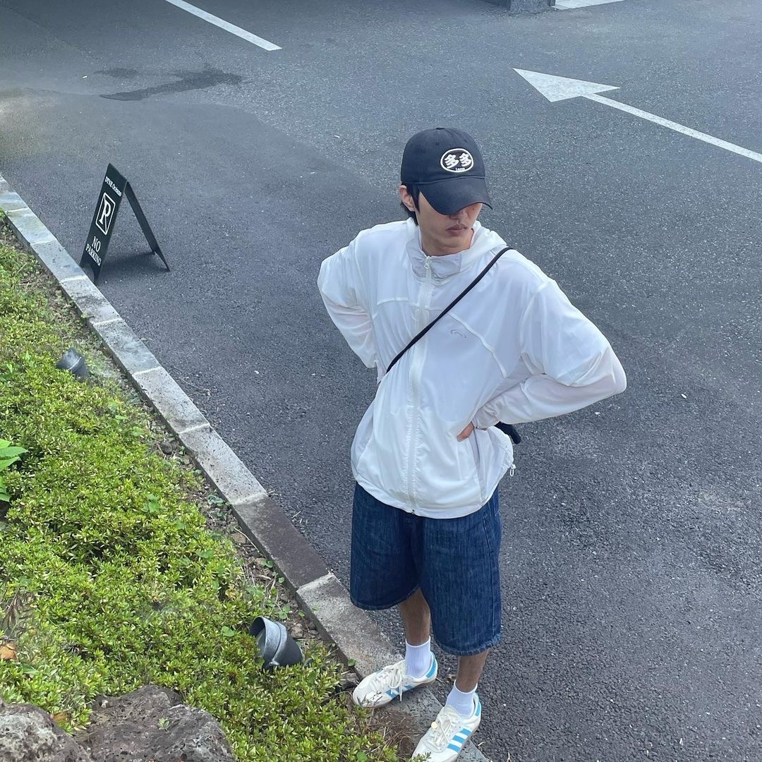 Art of Field Mesh Hood Zip-Up White, Art of Field Mesh Hood Zip-Up Black 착용 스타일