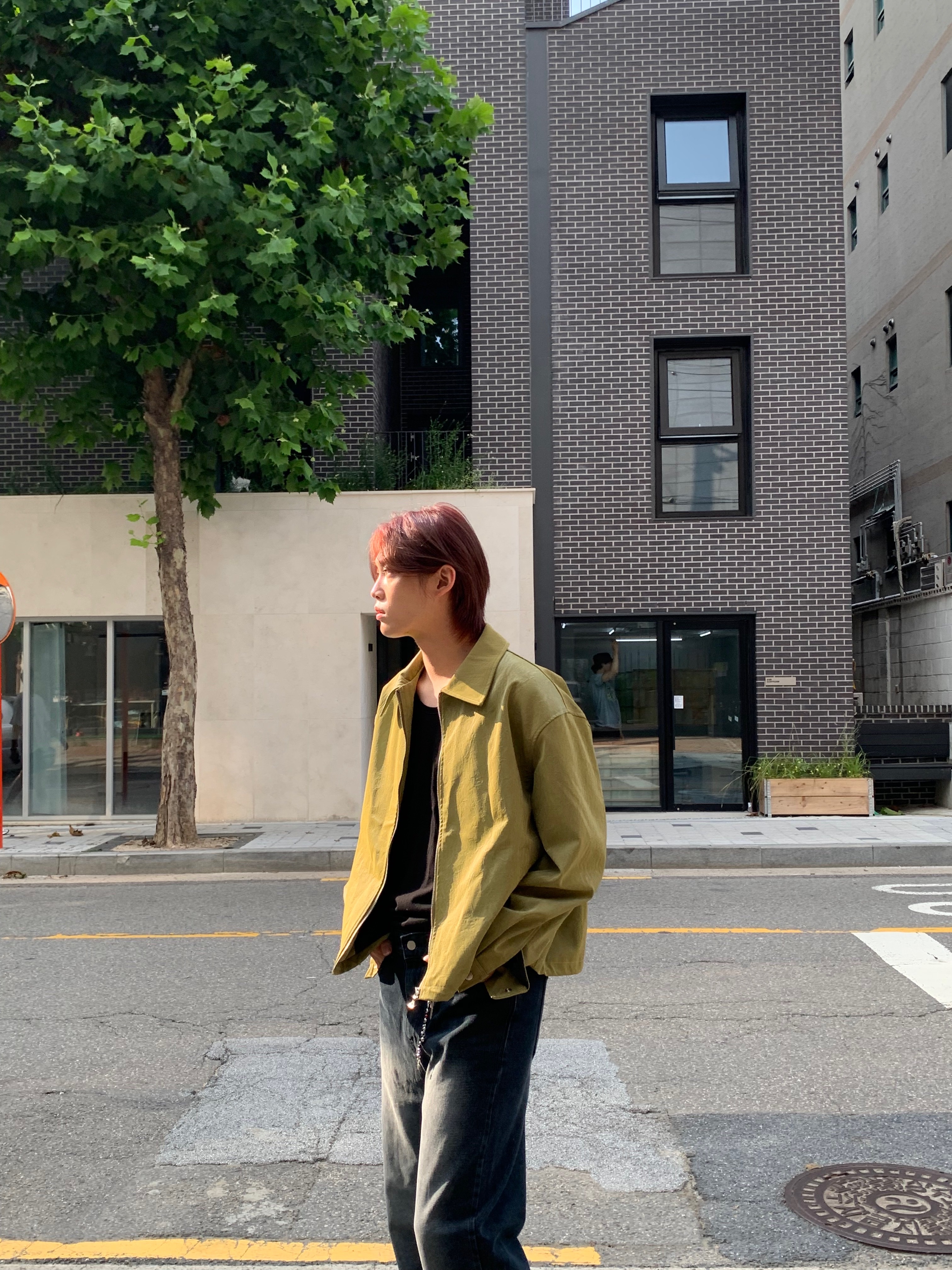 Clarks Wallabee Maple Suede 착용 스타일 - 2