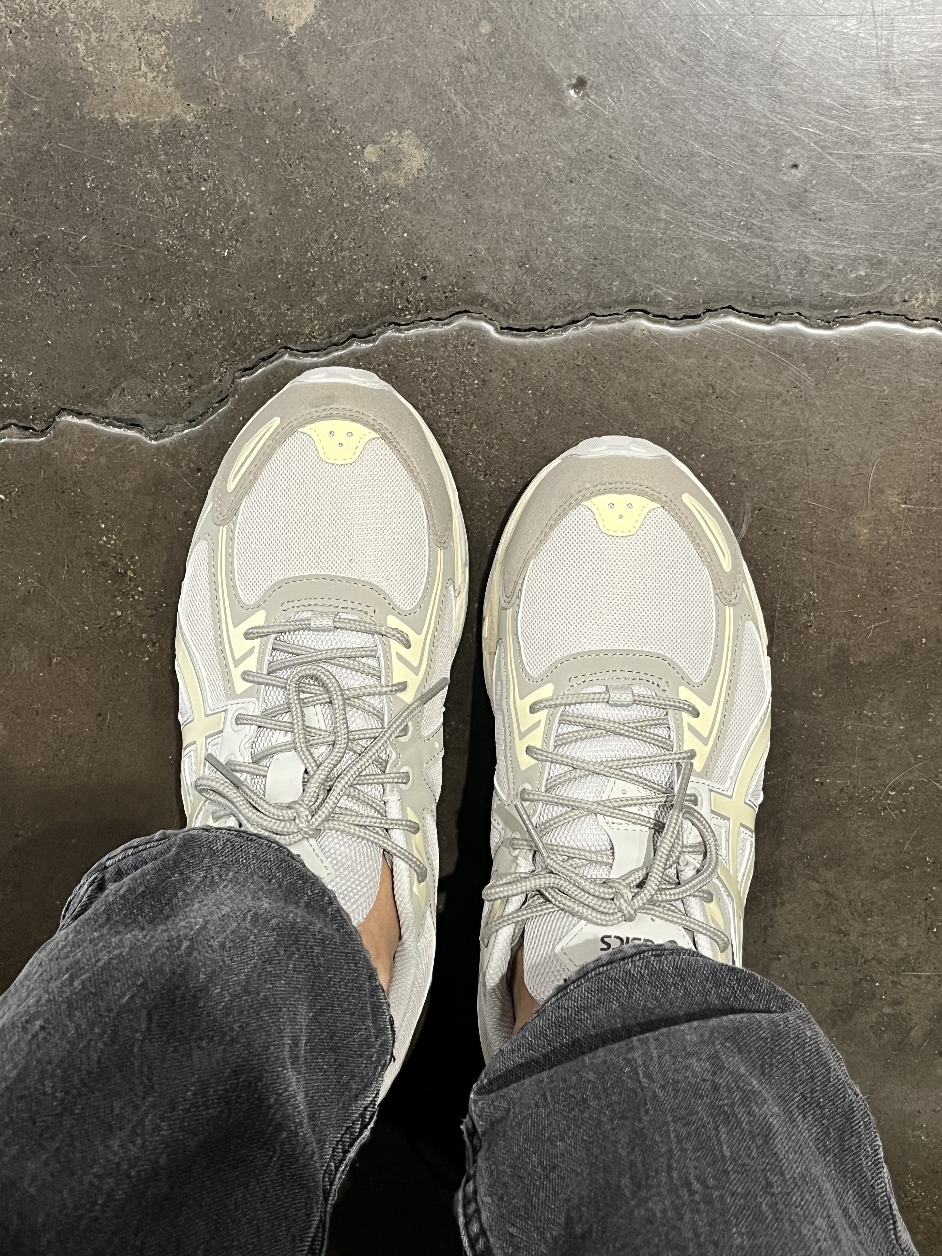 Asics Gel-Venture 6 Vanilla Custard 착용 스타일 - 1