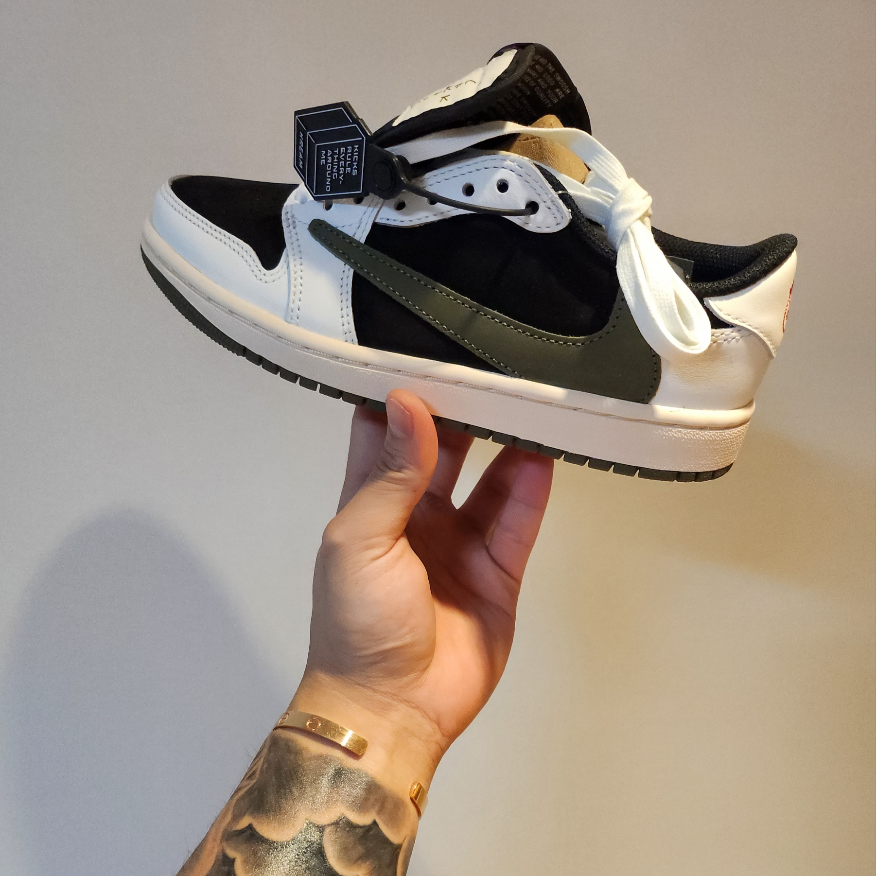 (W) Jordan 1 x Travis Scott Retro Low OG SP Medium Olive 착용 스타일
