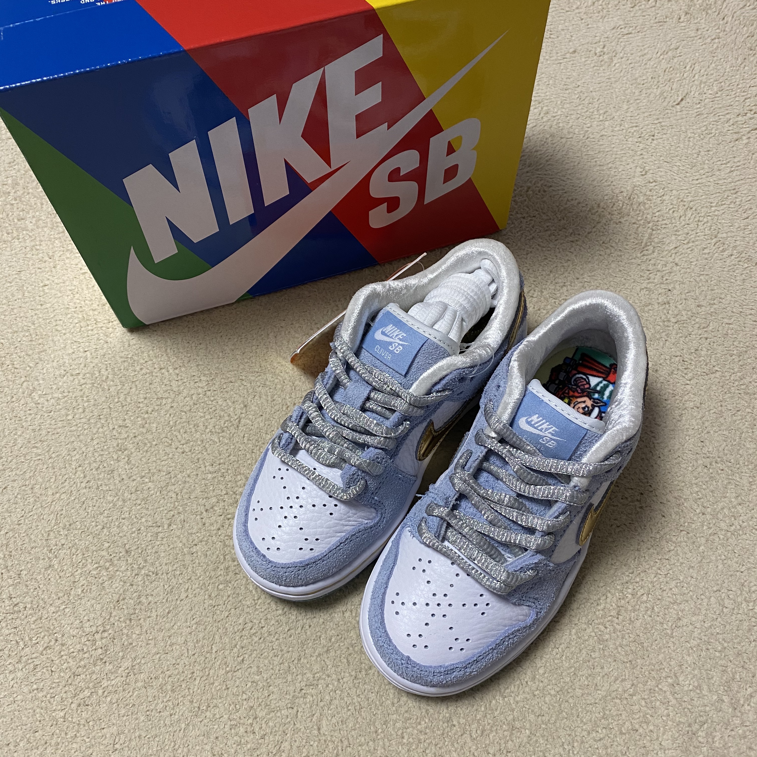 (TD) Nike x Sean Cliver SB Dunk Low Holiday Special 착용 스타일