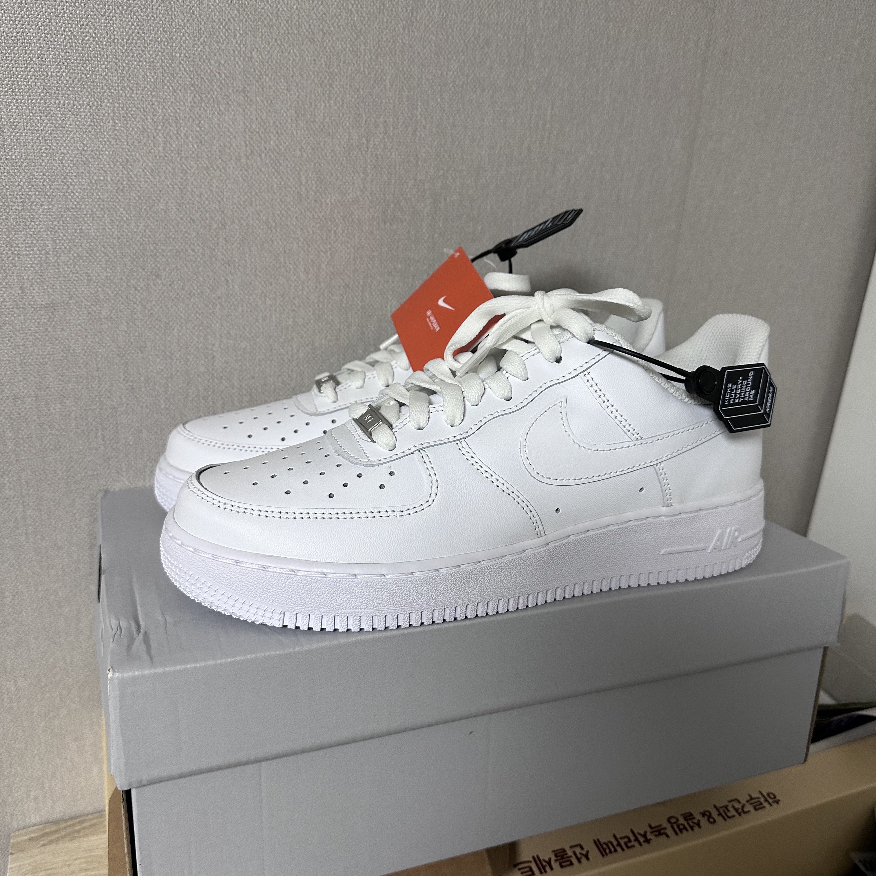 Nike Air Force 1 '07 Low White 착용 스타일