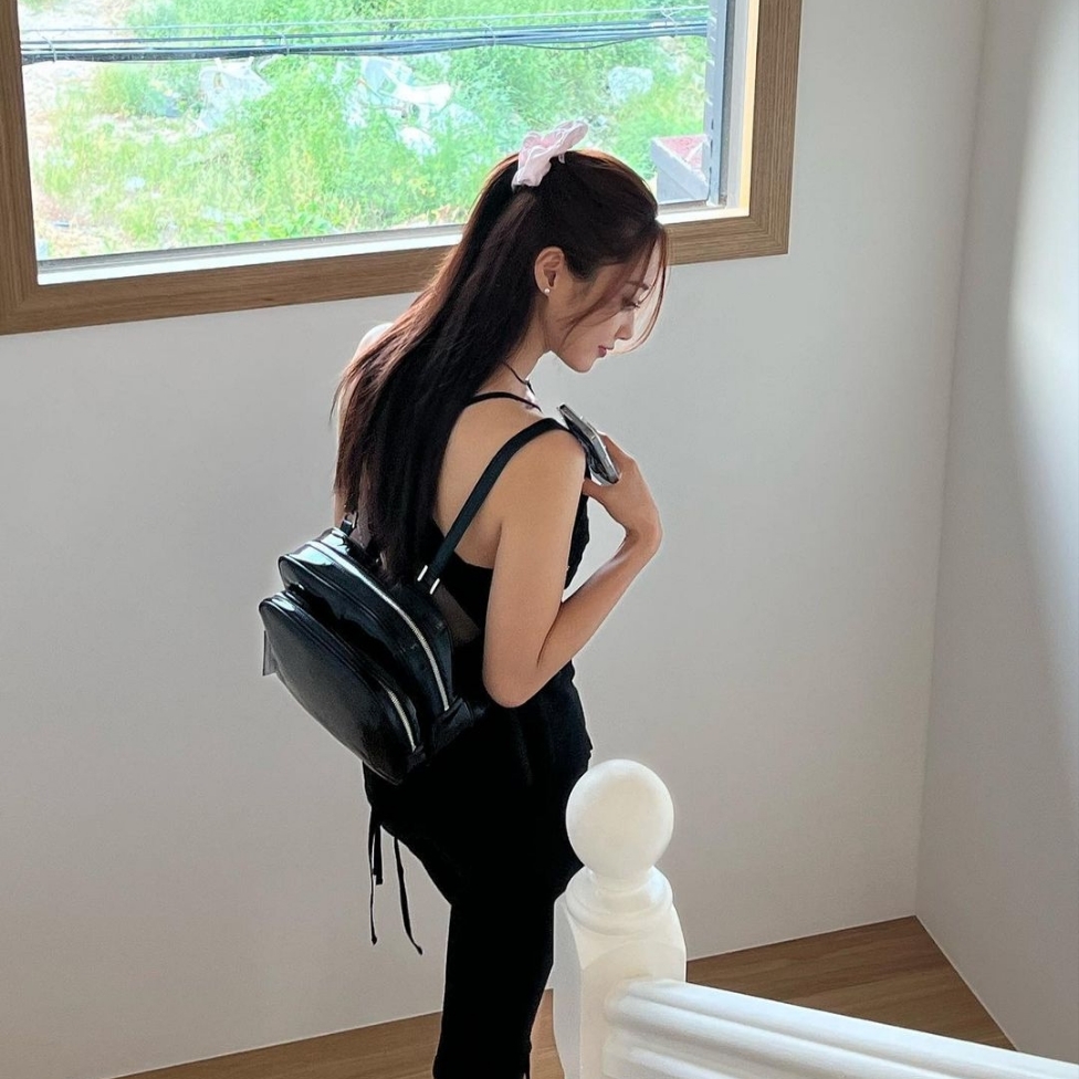 Nieeh Women Turtle Bag Black 착용 스타일 - 4