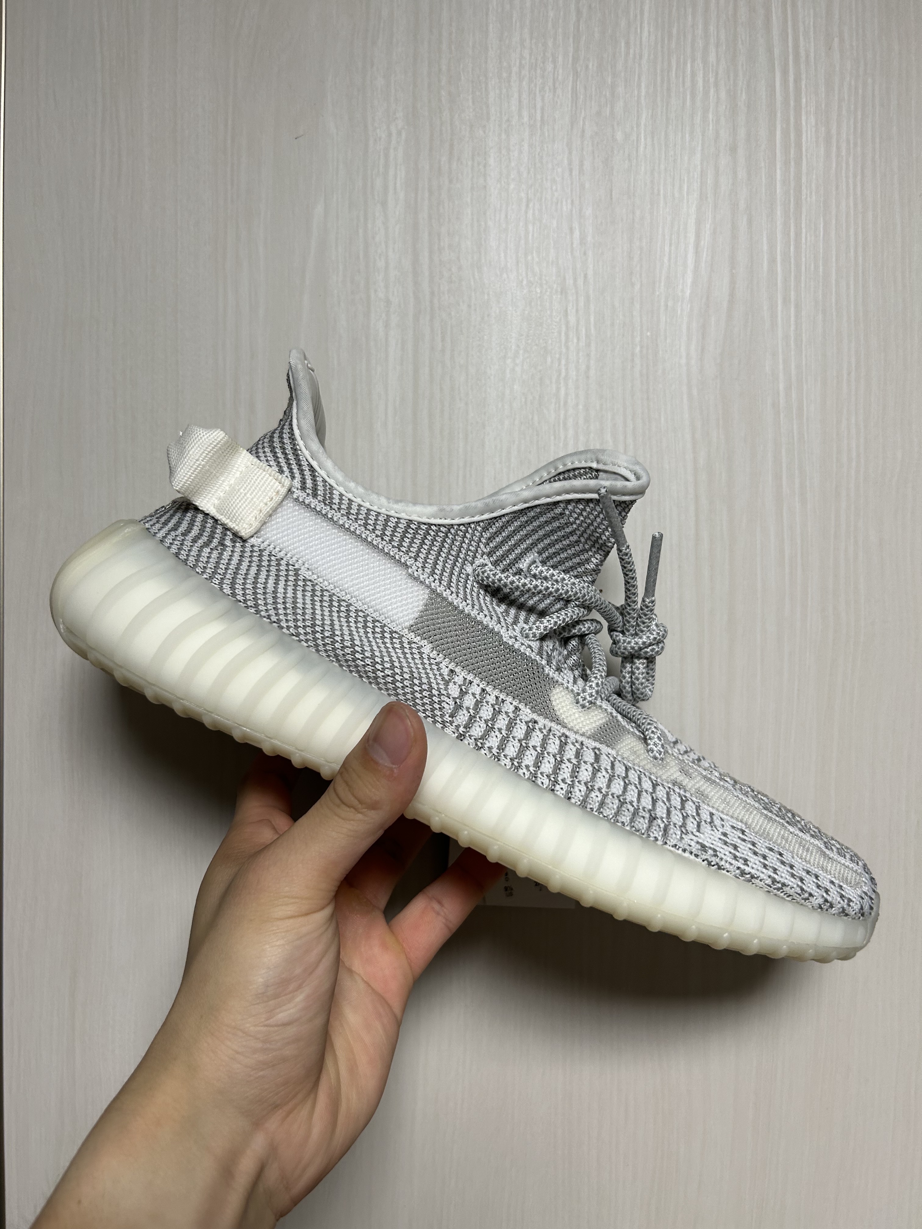 Adidas Yeezy Boost 350 V2 Static 2023 착용 스타일