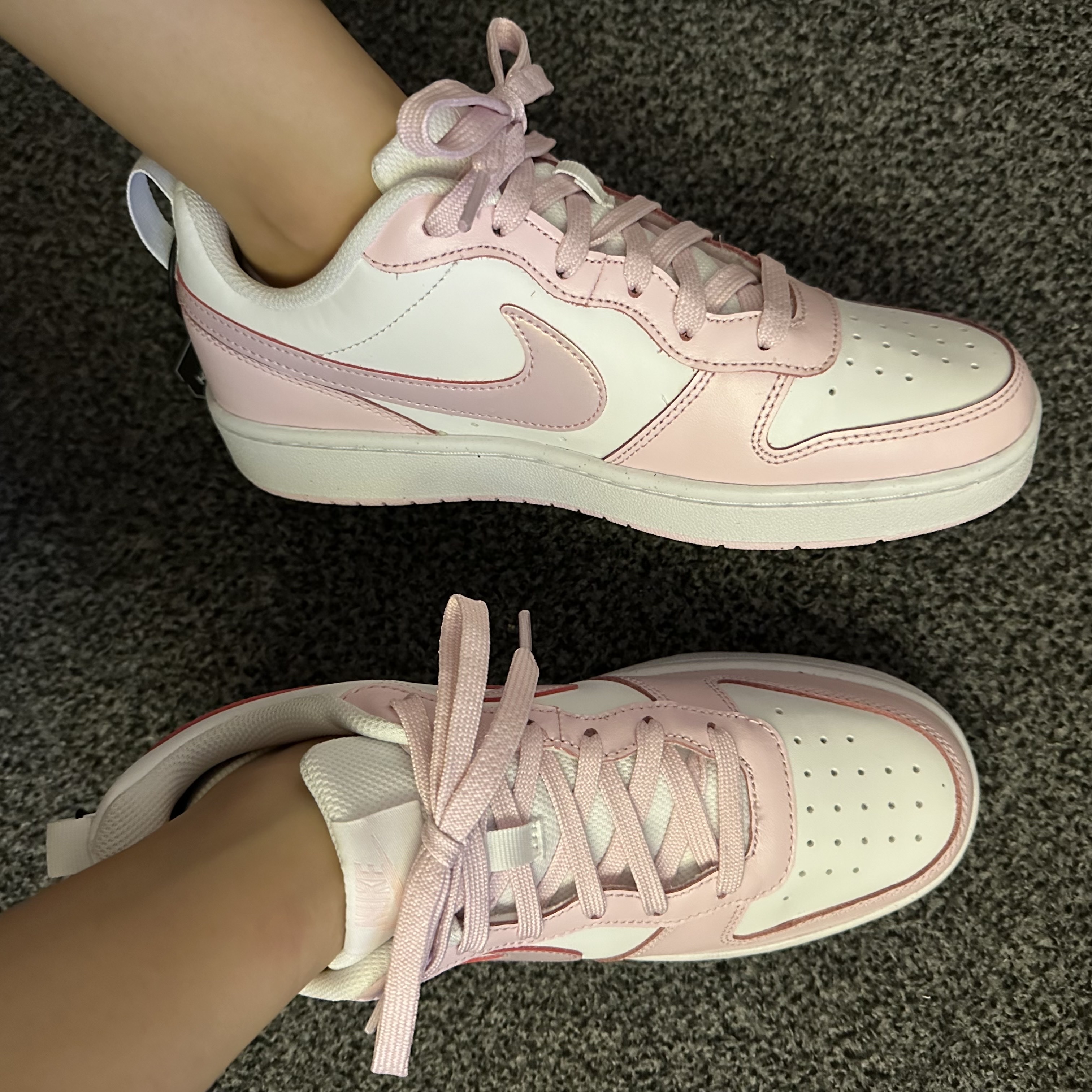 (GS) Nike Court Borough 2 SE White Pink Foam 착용 스타일 - 3