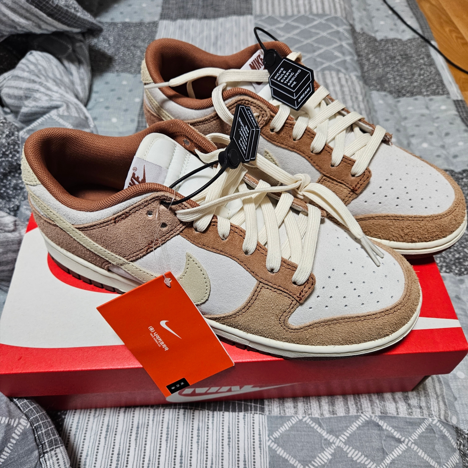 Nike Dunk Low Pro Premium Medium Curry 착용 스타일