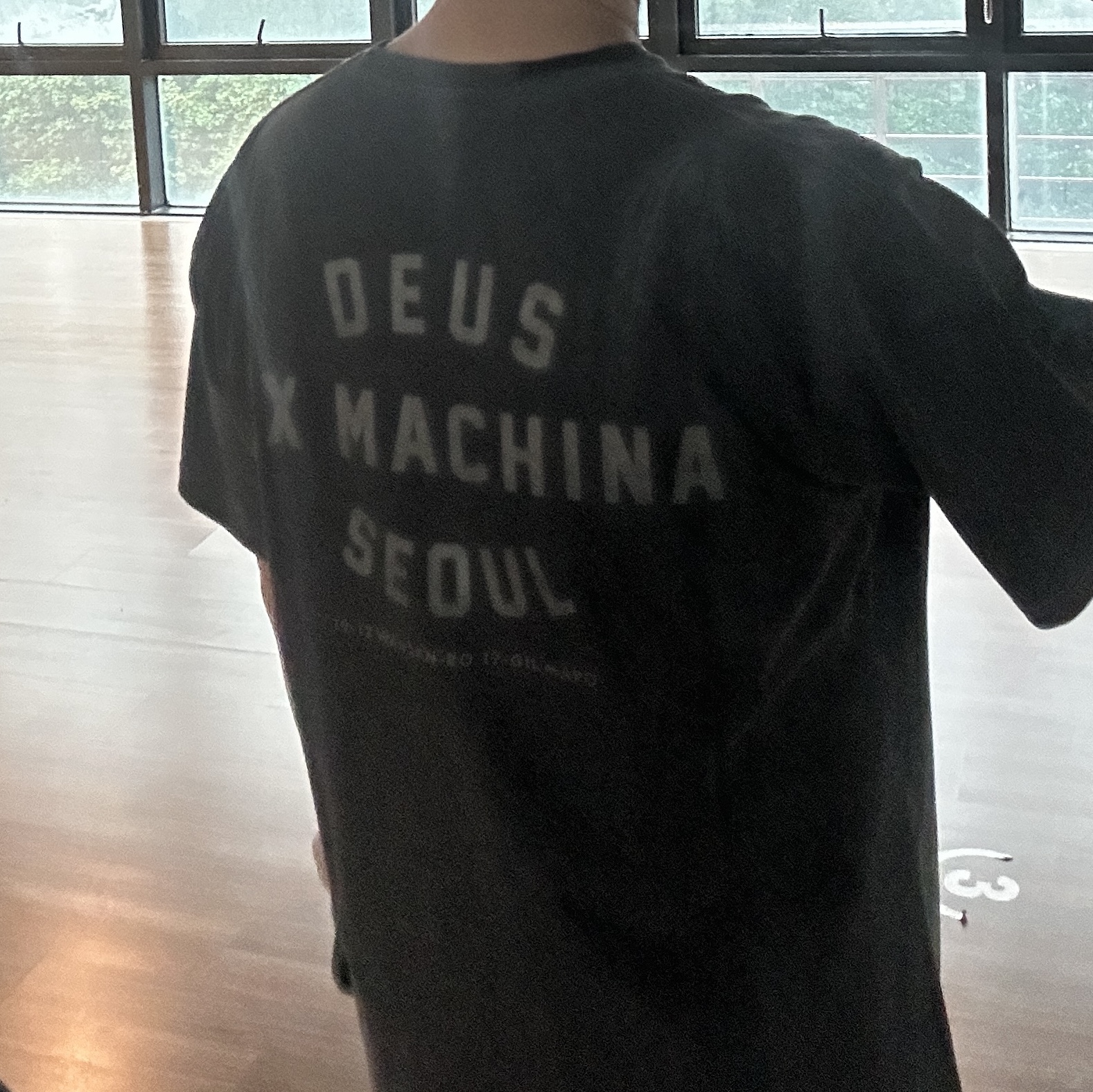 Deus Ex Machina Vintage Washed Seoul T-Shirt Charcoal Black 착용 스타일