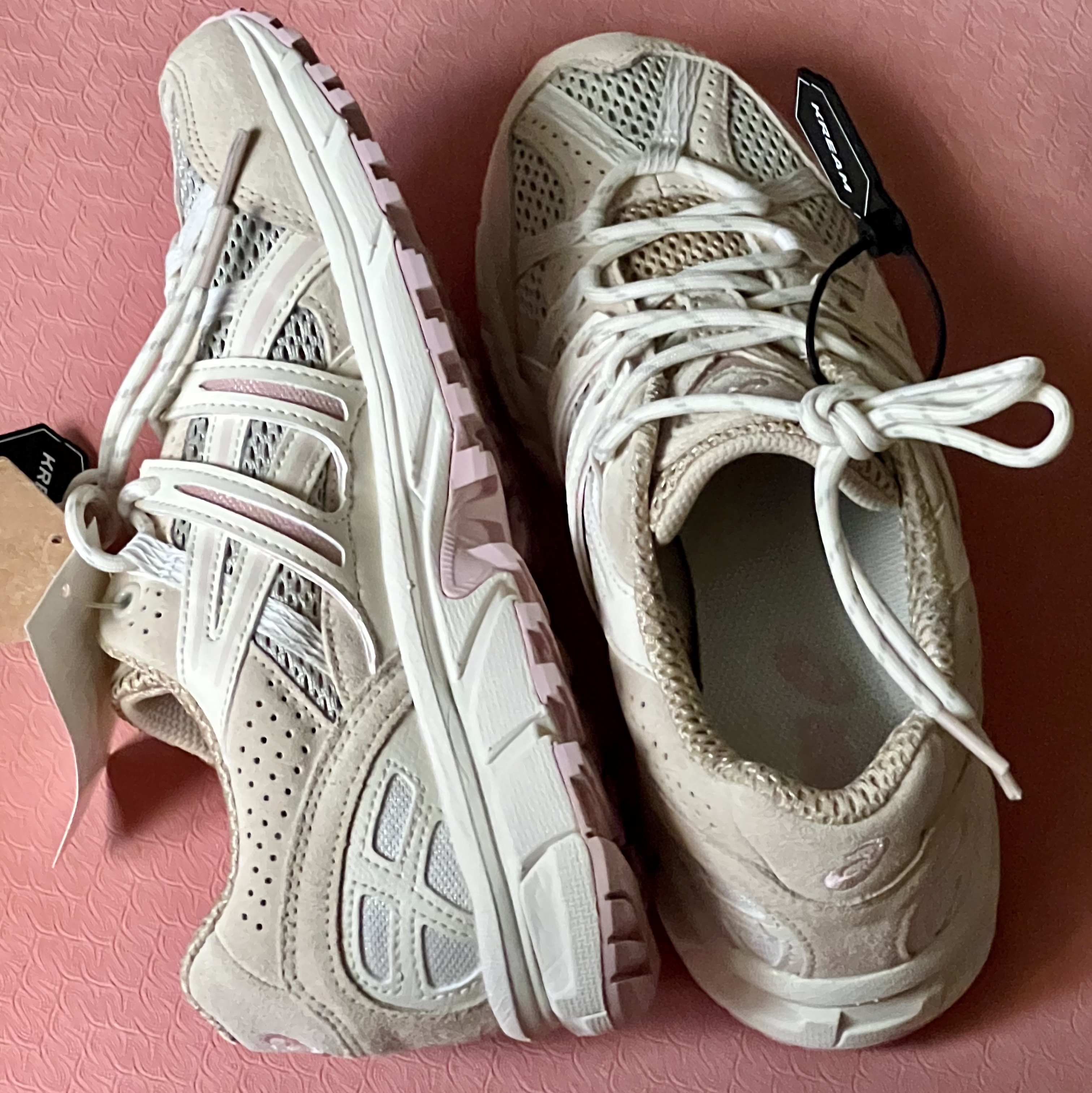 (W) Asics Gel-Sonoma 15-50 Smoke Grey Cream 착용 스타일