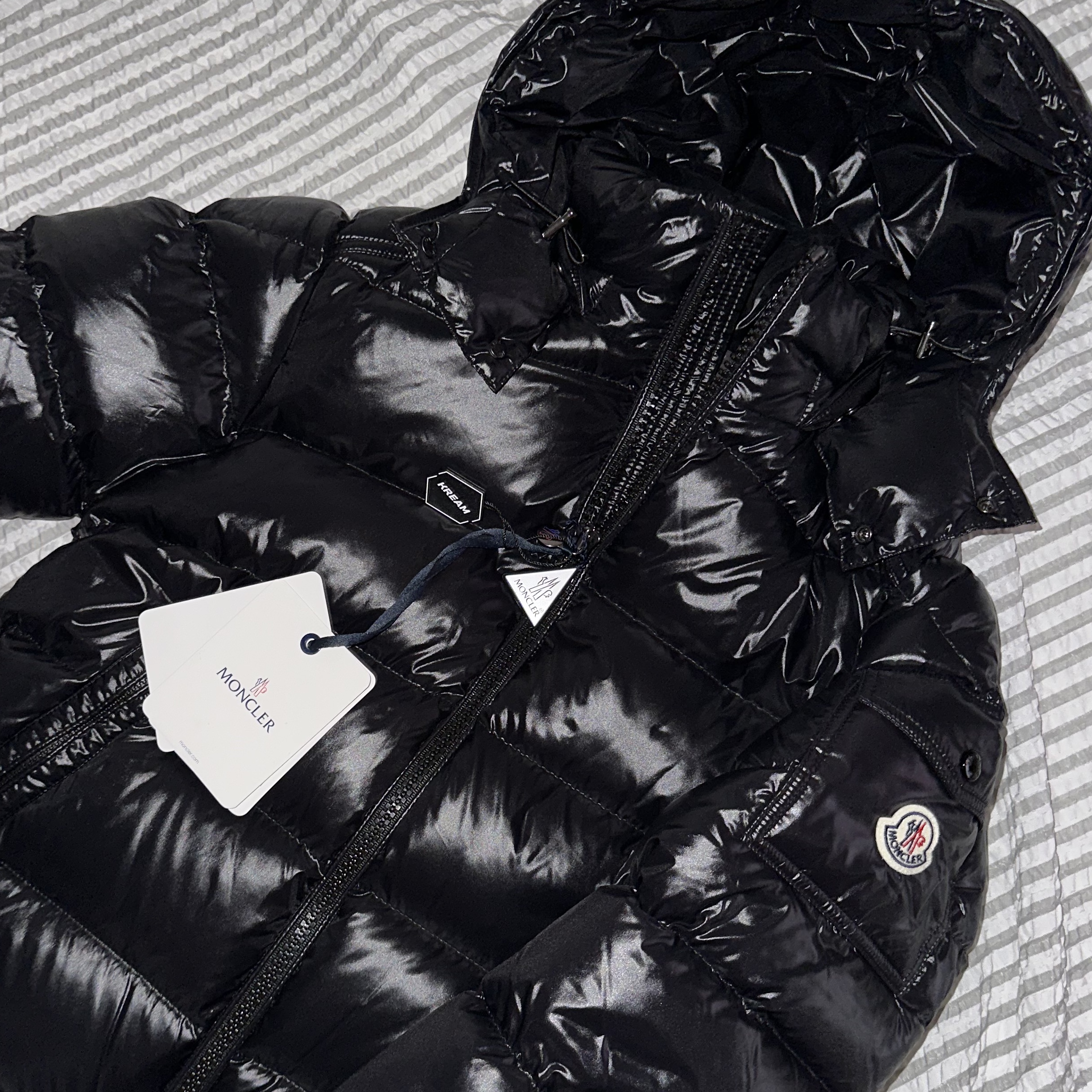 Moncler Maya Short Down Jacket Black - 23FW 착용 스타일